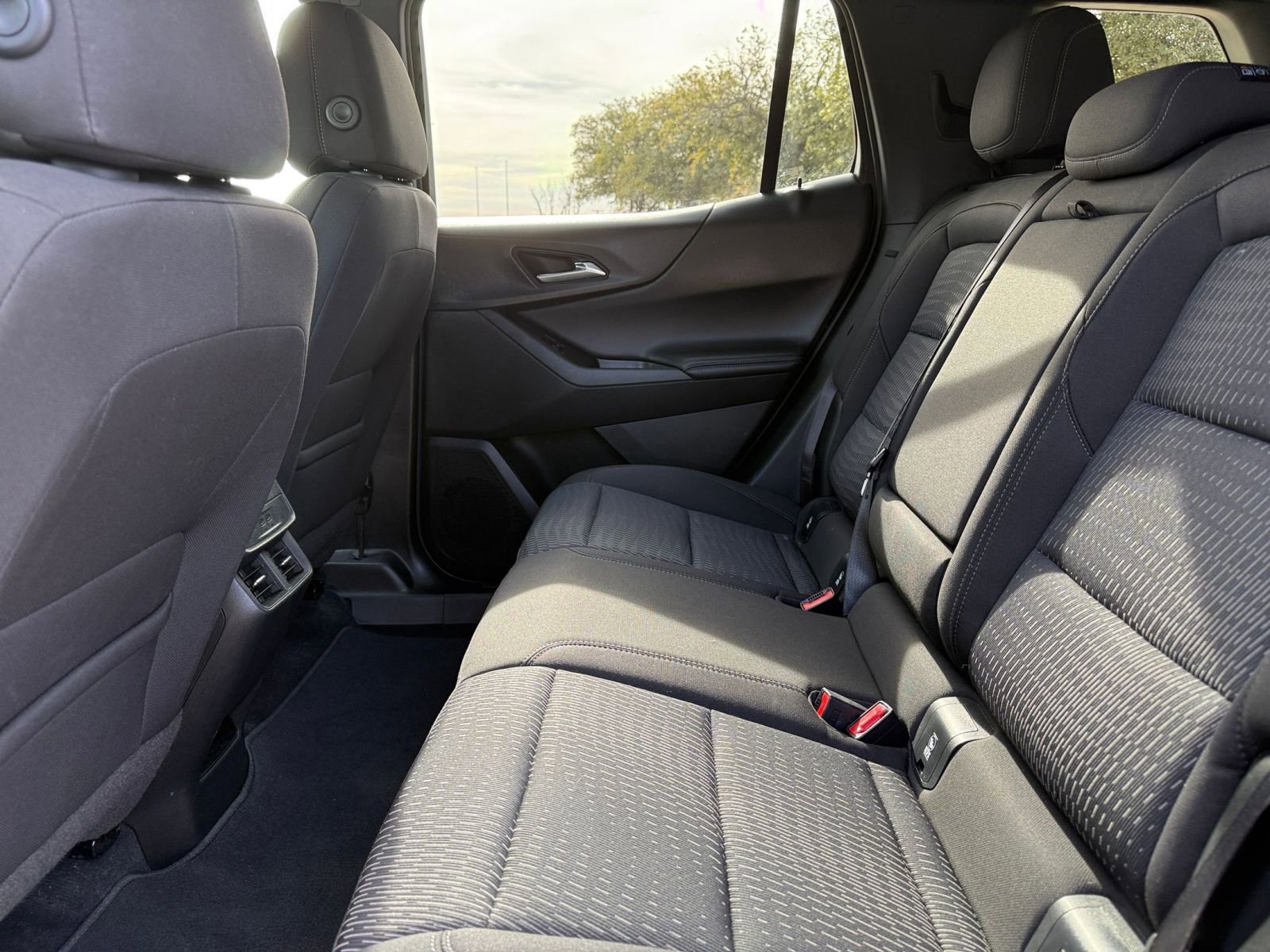 Thumbnail: 2025 Chevrolet Equinox - 25