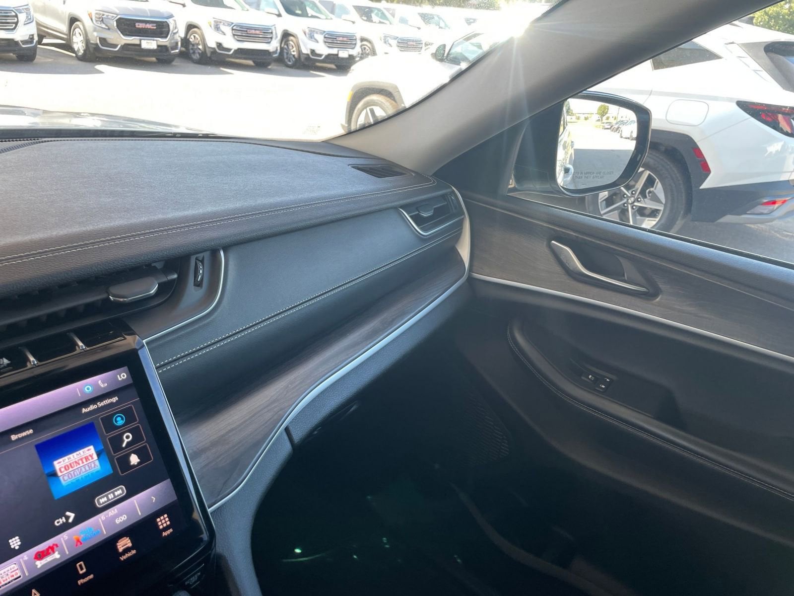 Thumbnail: 2023 Jeep Grand Cherokee - 35