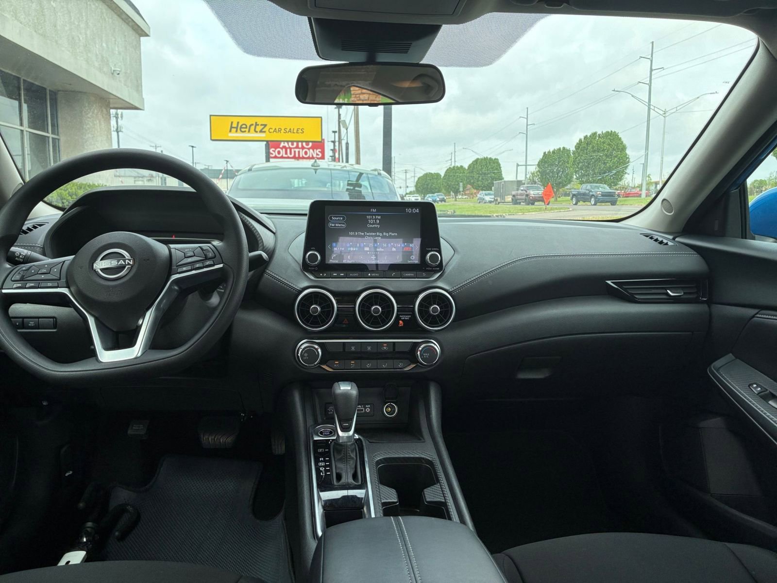 Thumbnail: 2025 Nissan Sentra - 31