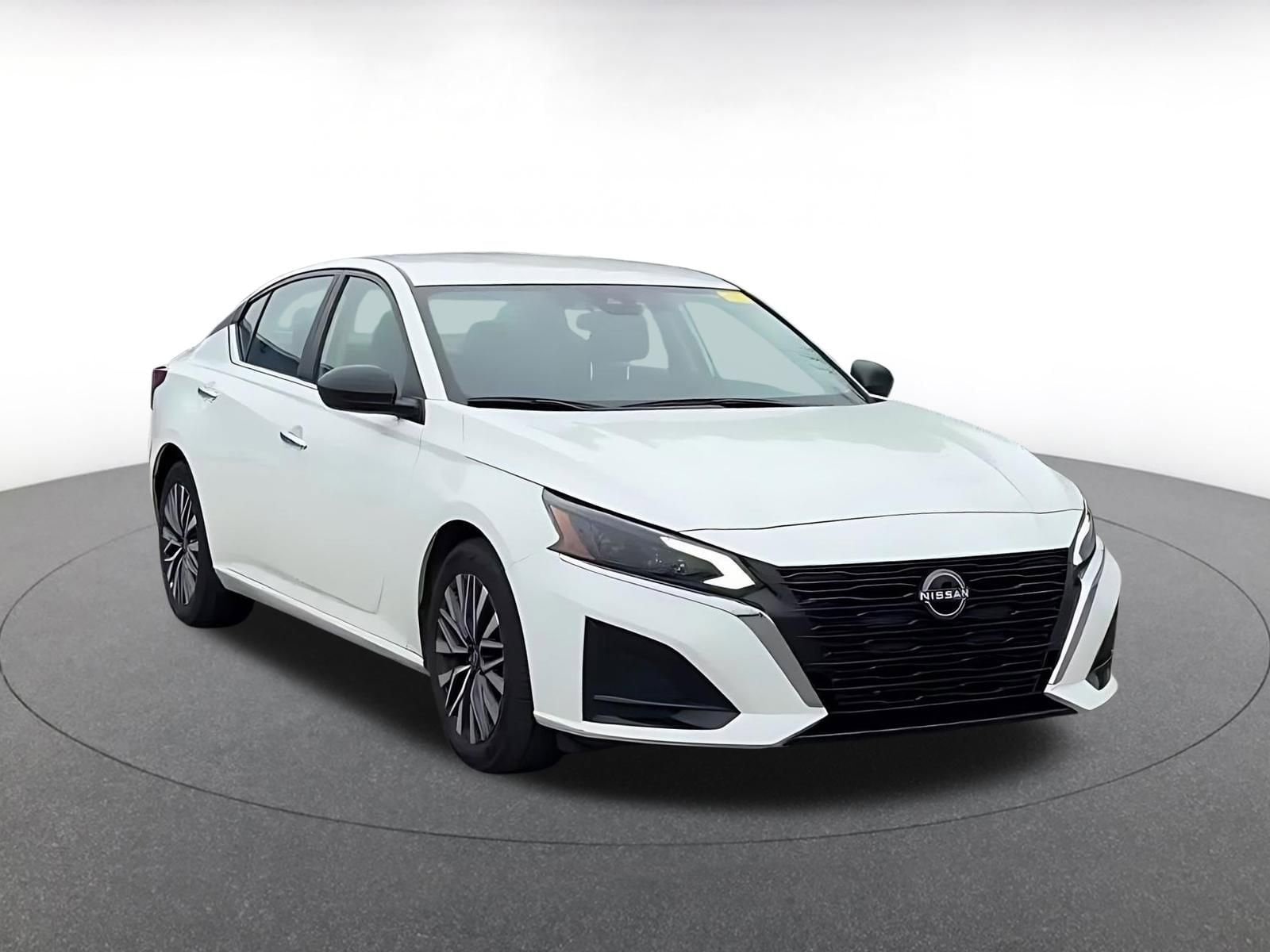 Thumbnail: 2025 Nissan Altima - 3