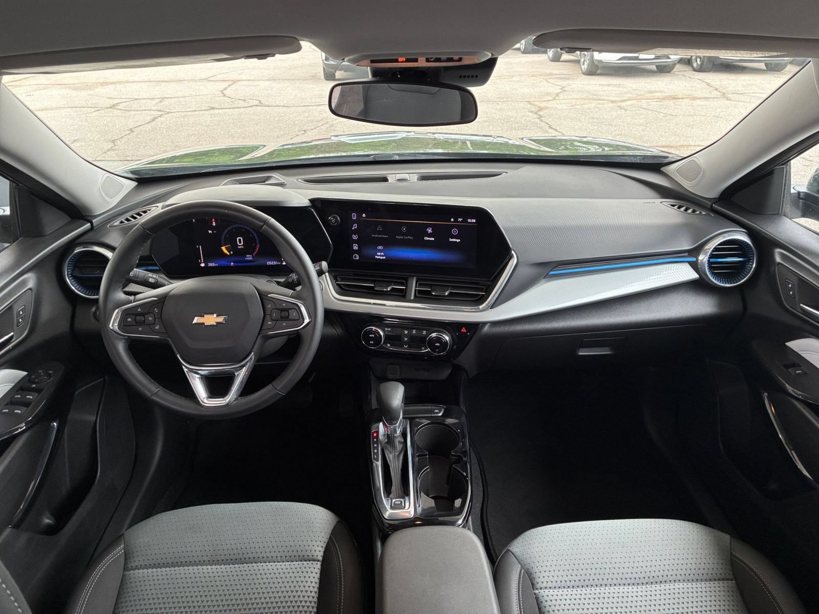 Thumbnail: 2025 Chevrolet Trax - 32