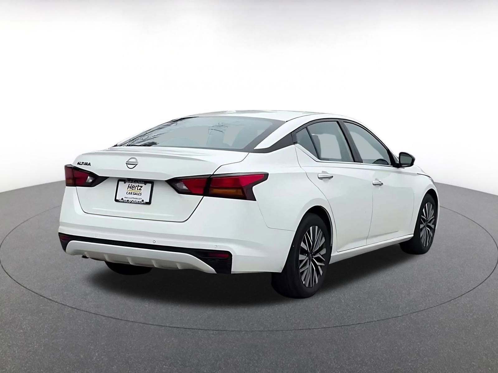 Thumbnail: 2025 Nissan Altima - 14