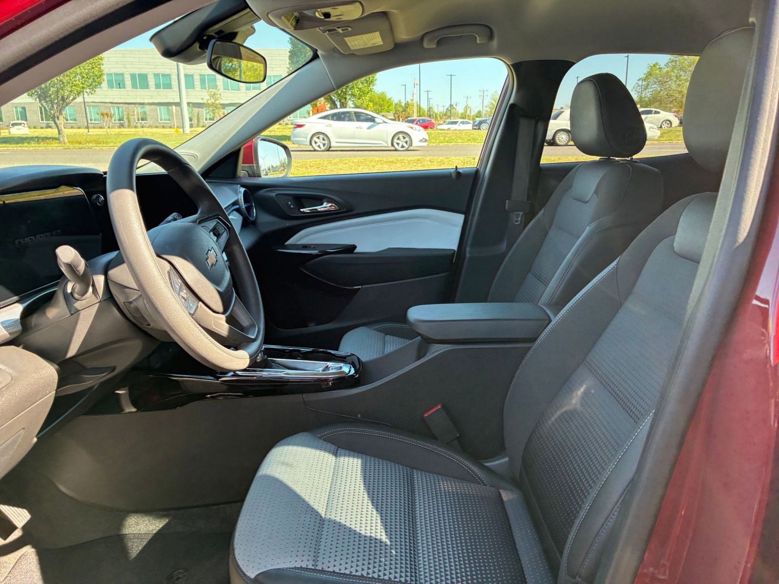 Thumbnail: 2025 Chevrolet Trax - 25