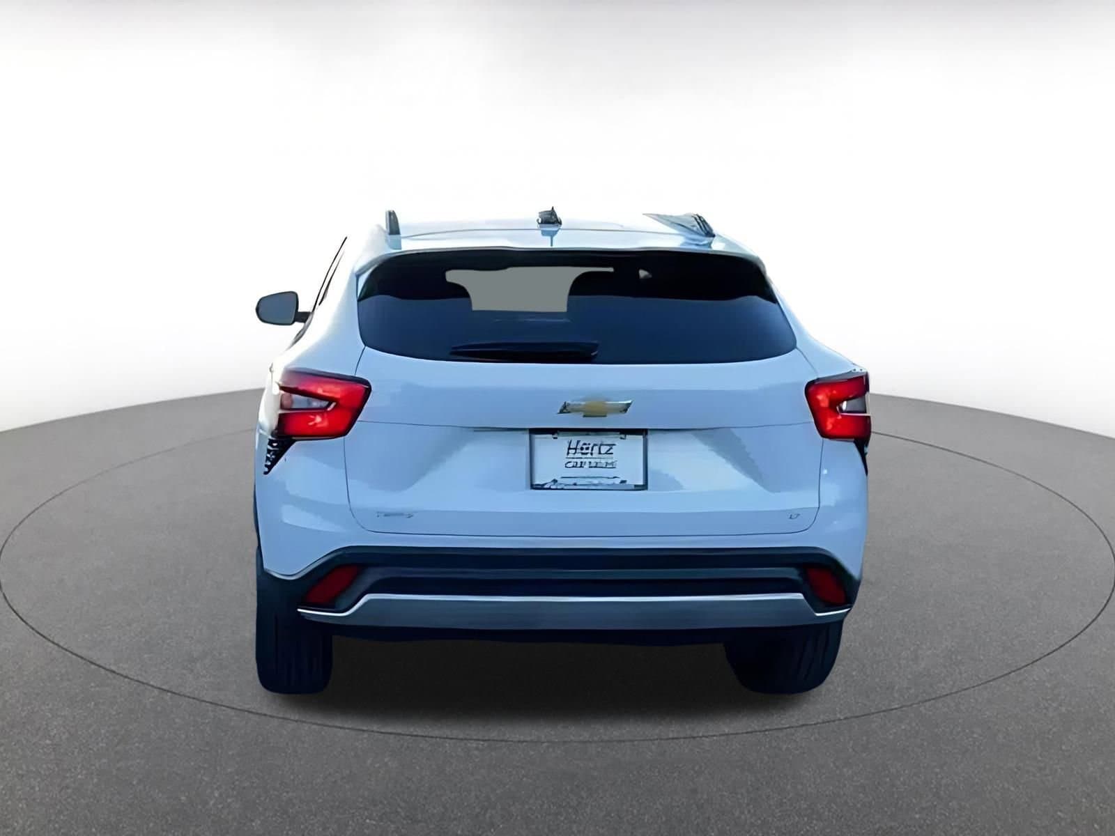 Thumbnail: 2025 Chevrolet Trax - 8