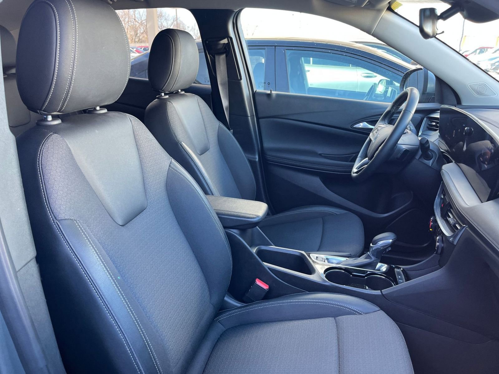 Thumbnail: 2025 Buick Encore GX - 34