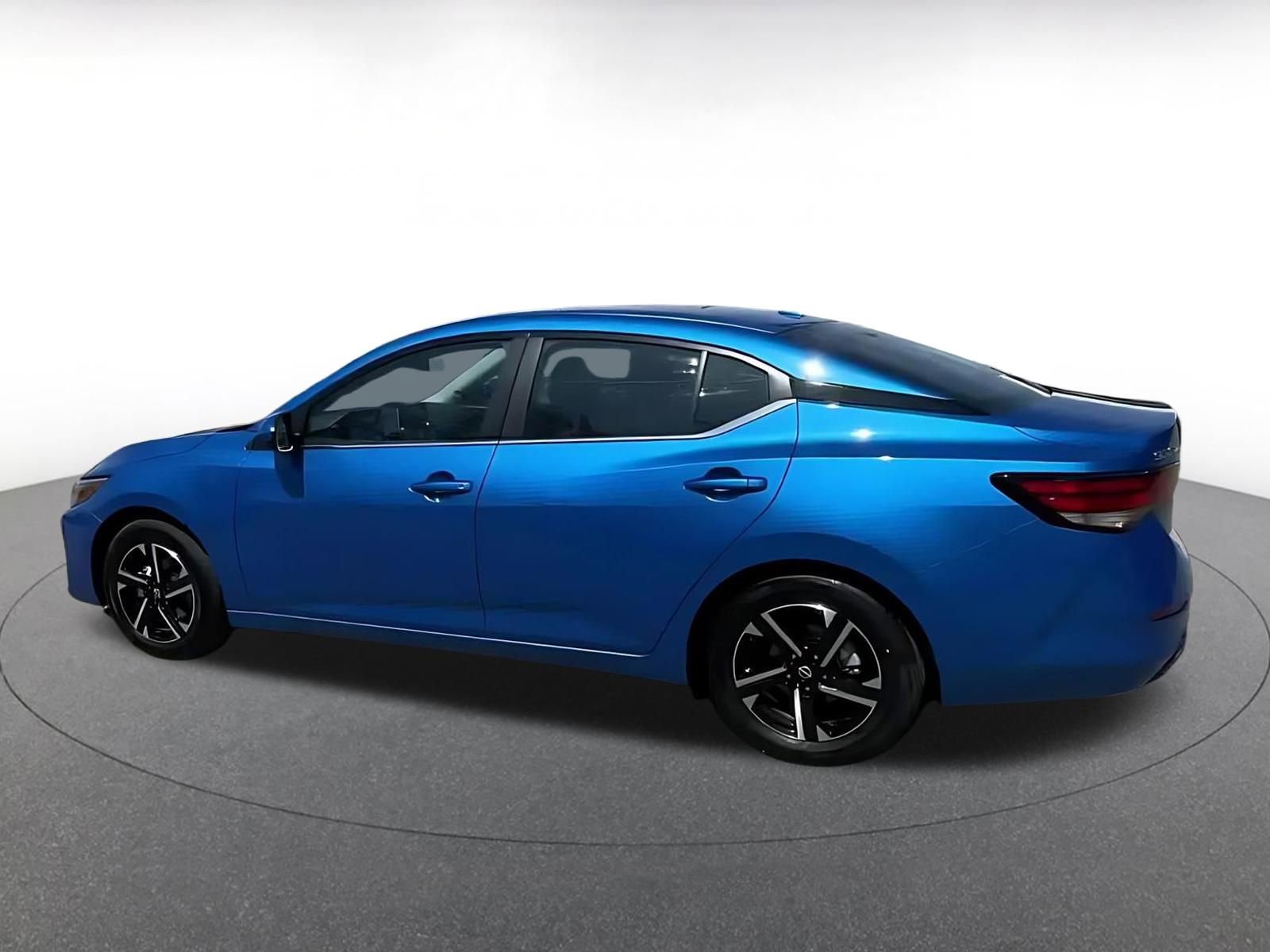 Thumbnail: 2025 Nissan Sentra - 10