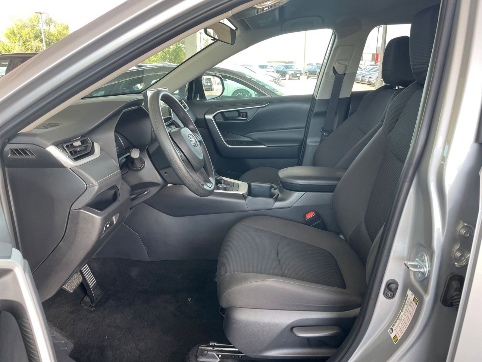 Thumbnail: 2025 Toyota RAV4 - 25