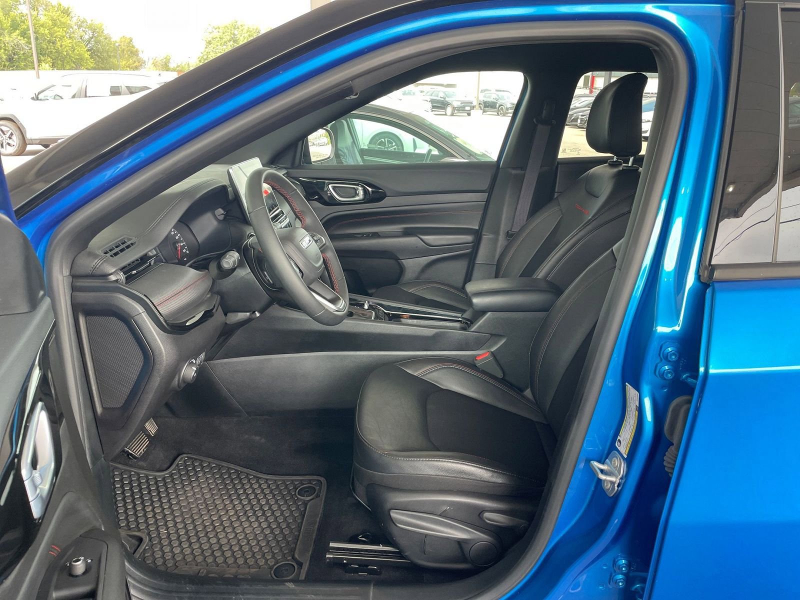 Thumbnail: 2025 Jeep Compass - 25