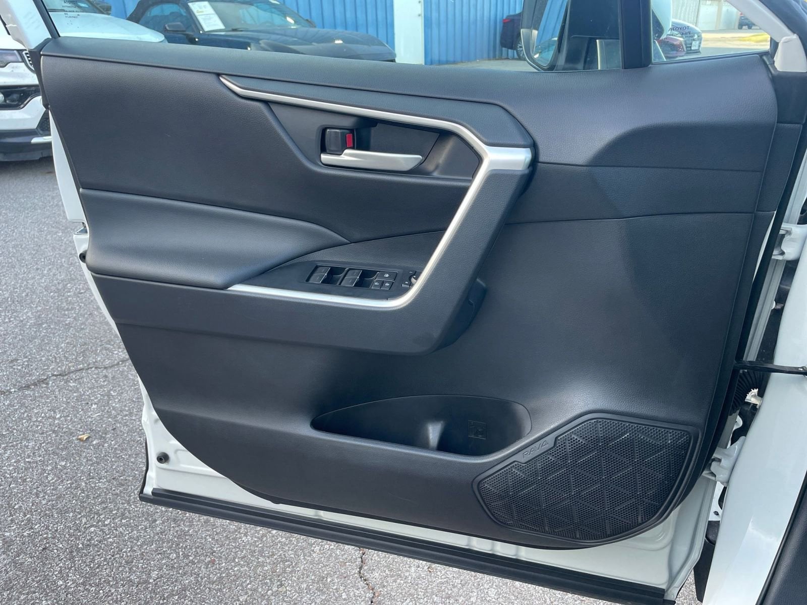 Thumbnail: 2025 Toyota RAV4 - 20