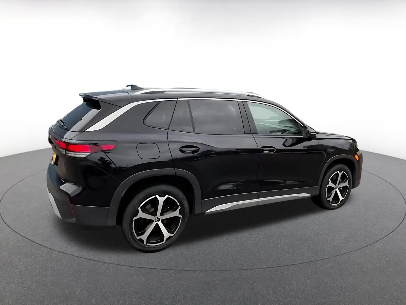 Thumbnail: 2026 Volkswagen Tiguan - 14
