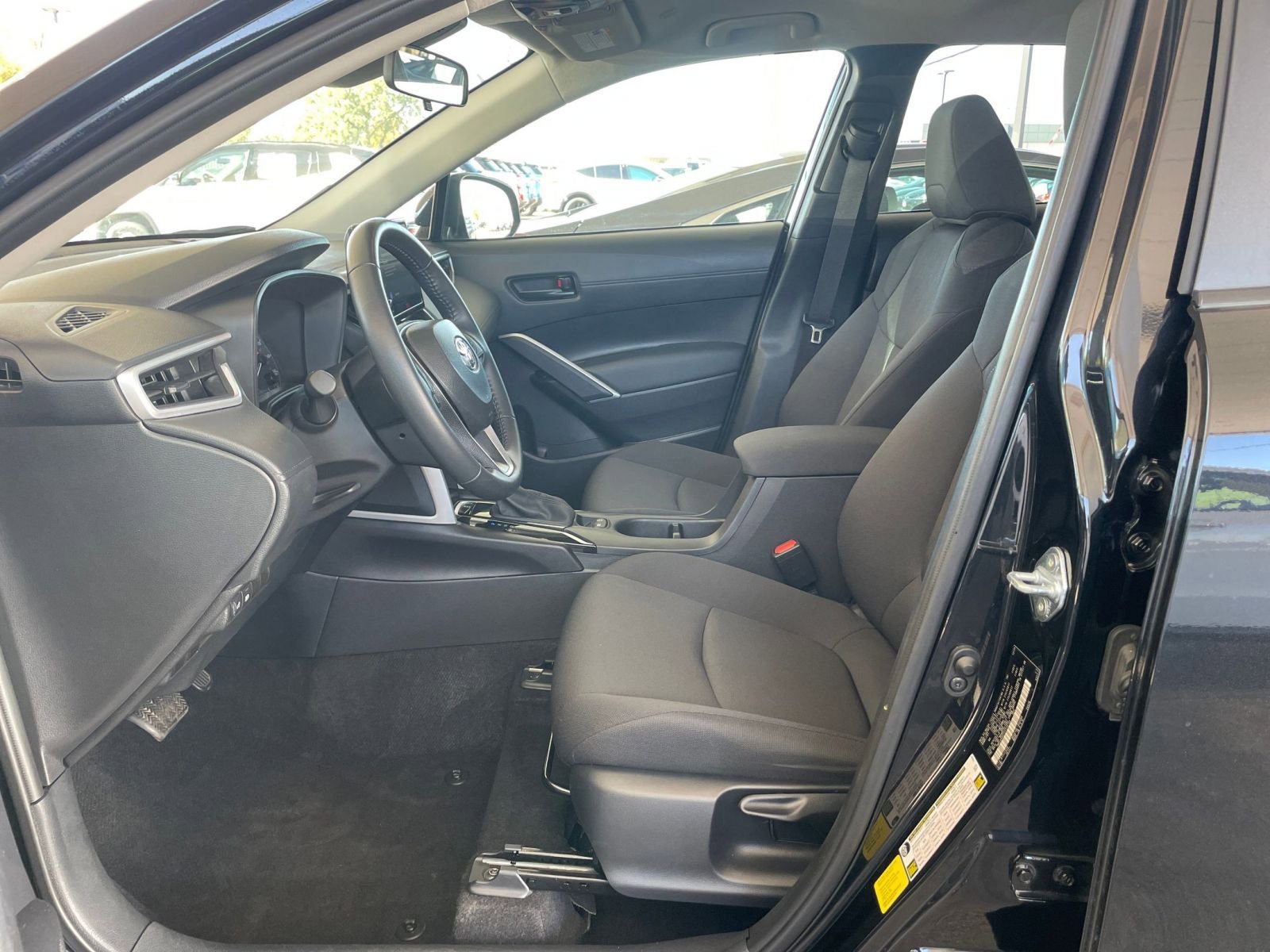 Thumbnail: 2025 Toyota Corolla Cross - 25