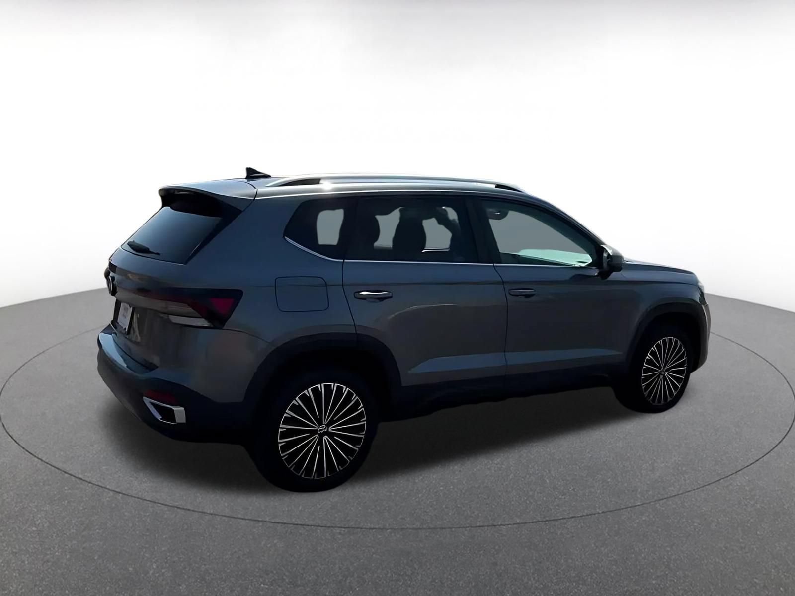 Thumbnail: 2026 Volkswagen Taos - 14