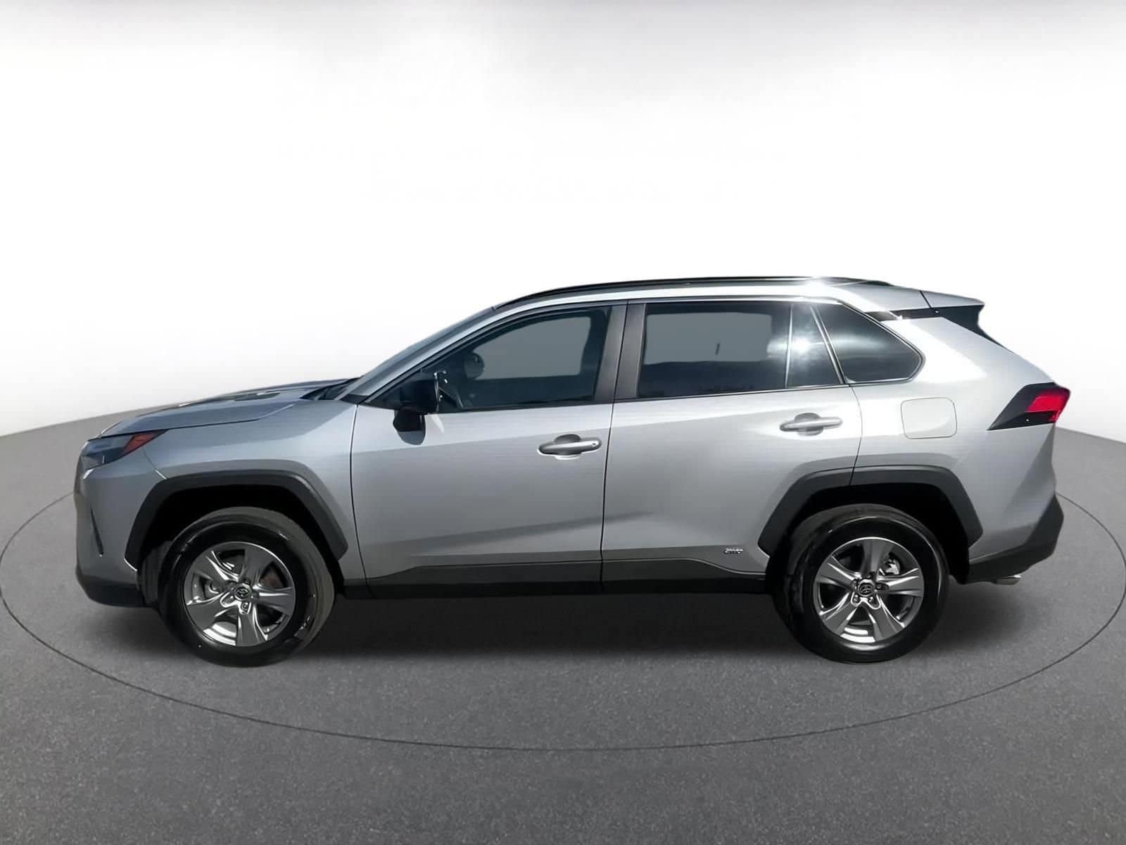 Thumbnail: 2025 Toyota RAV4 - 9