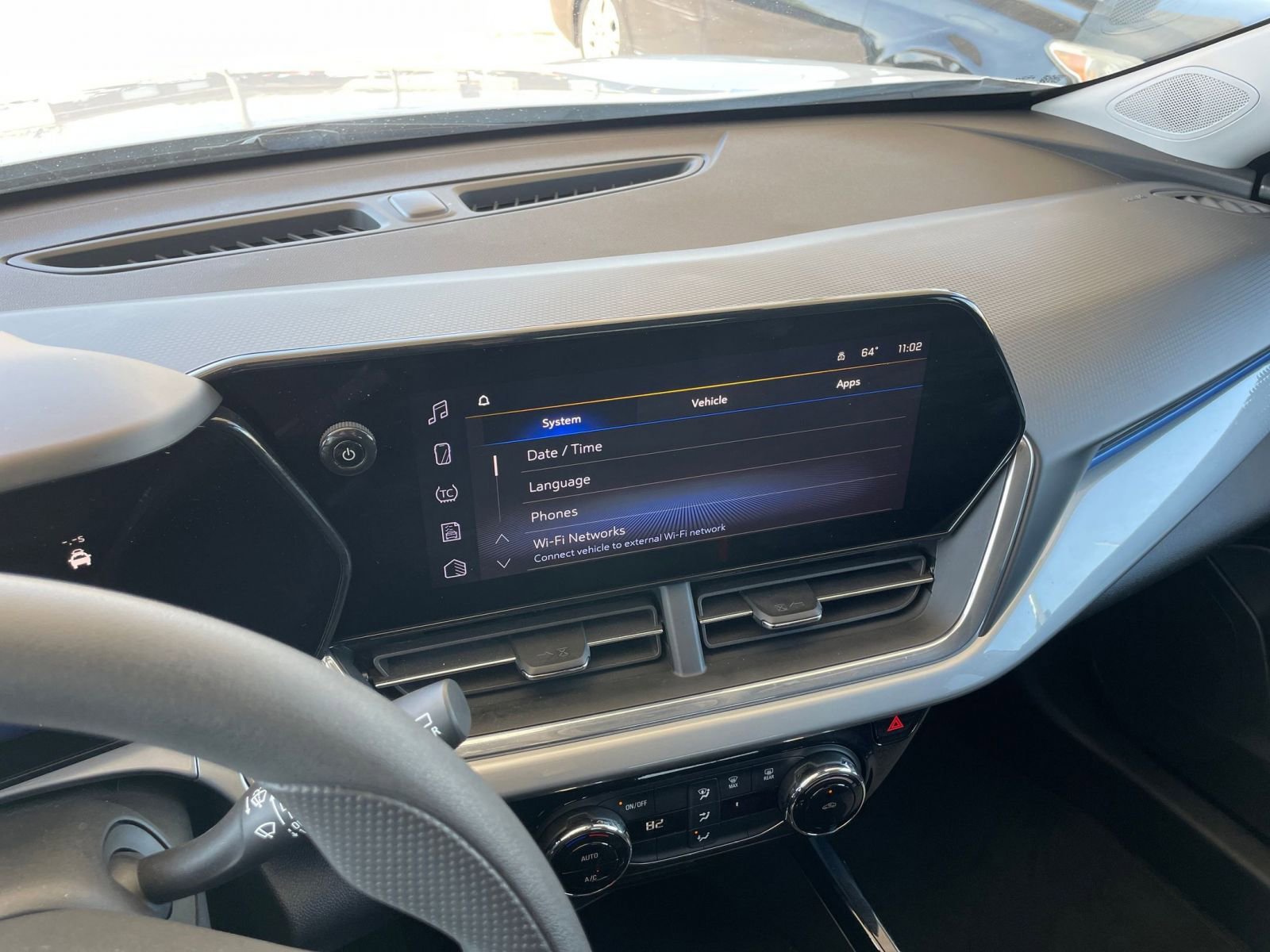 Thumbnail: 2025 Chevrolet Trax - 17