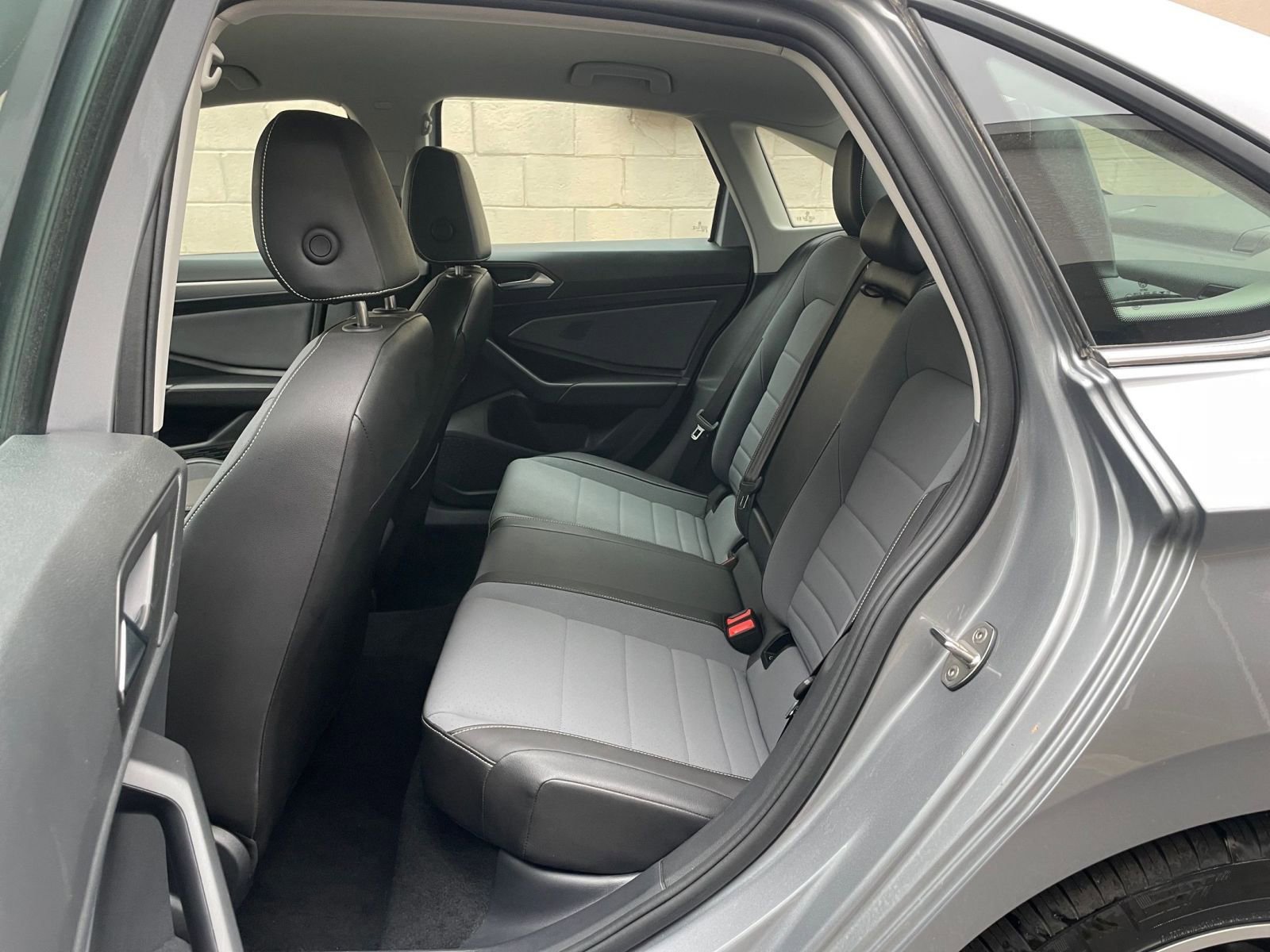 Thumbnail: 2025 Volkswagen Jetta - 24