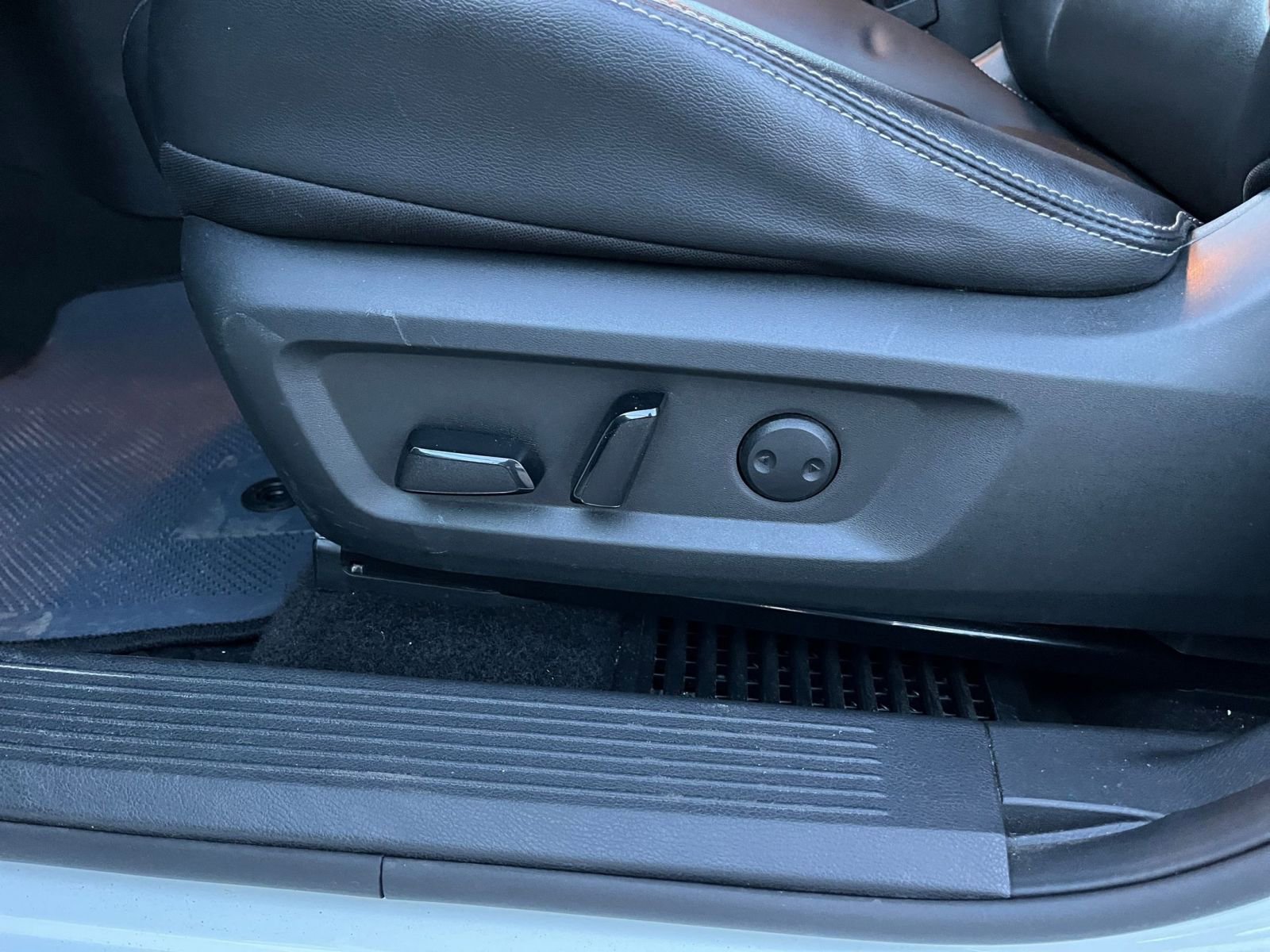 Thumbnail: 2023 Nissan Rogue - 23