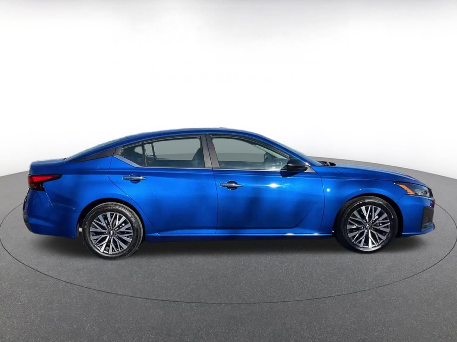 Thumbnail: 2025 Nissan Altima - 16