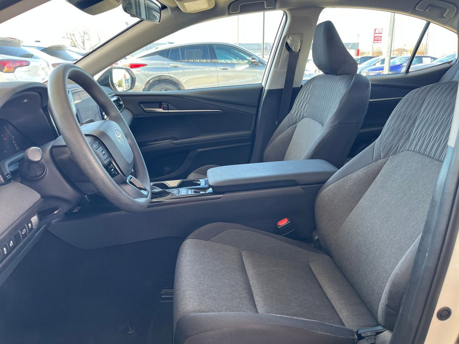 Thumbnail: 2025 Toyota Camry - 25