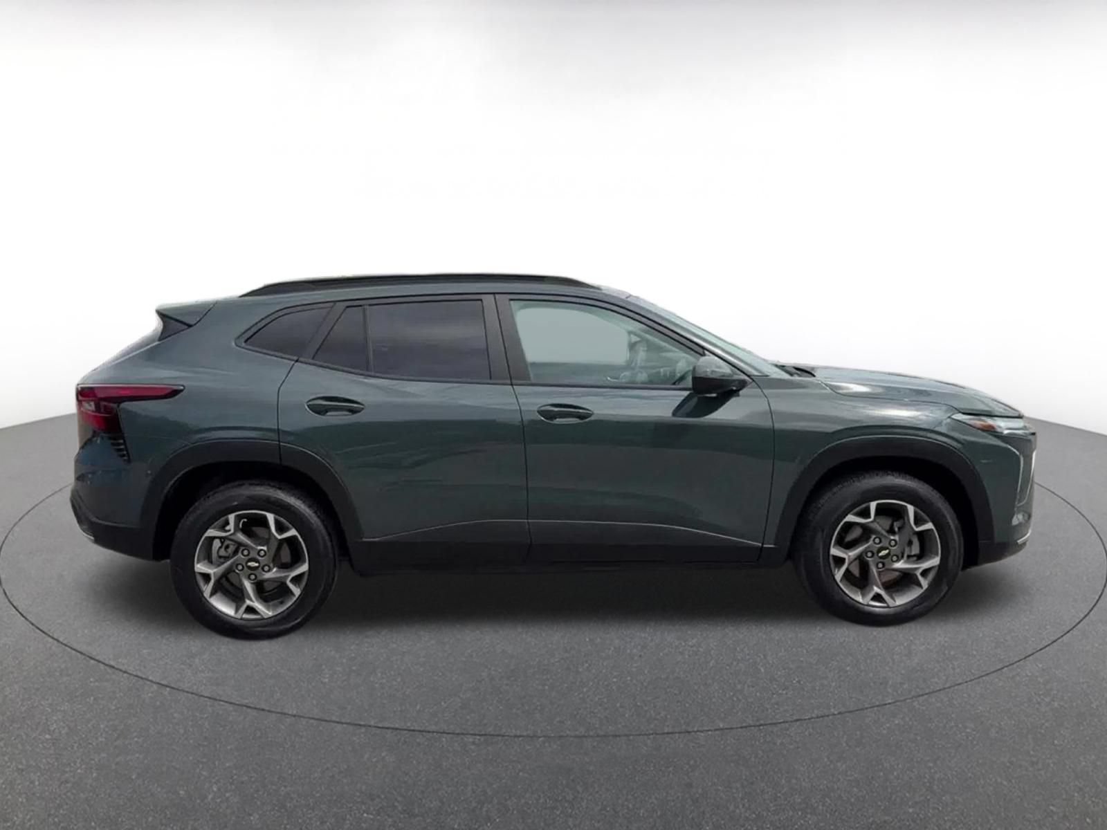 Thumbnail: 2025 Chevrolet Trax - 16