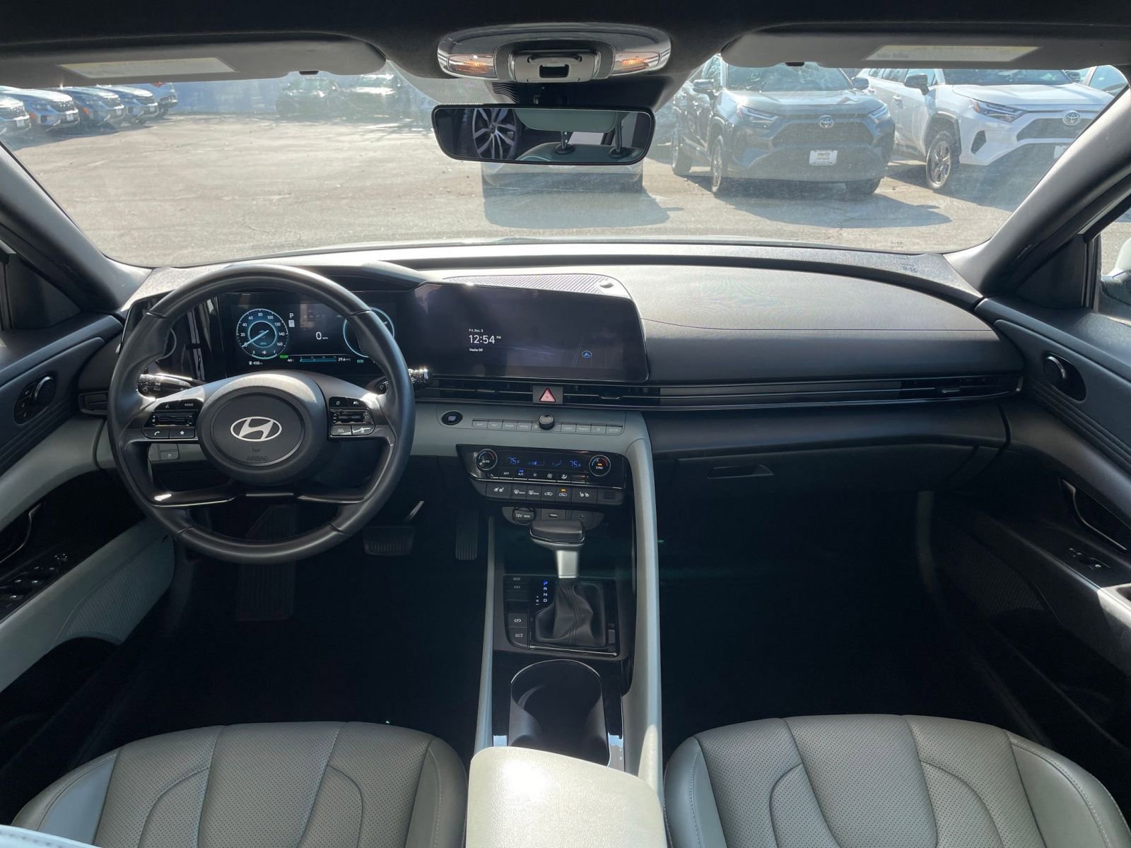 Thumbnail: 2025 Hyundai Elantra - 33