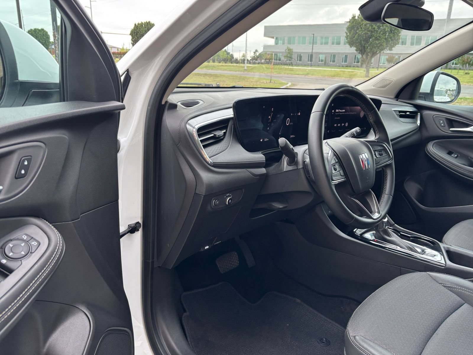 Thumbnail: 2025 Buick Encore GX - 33