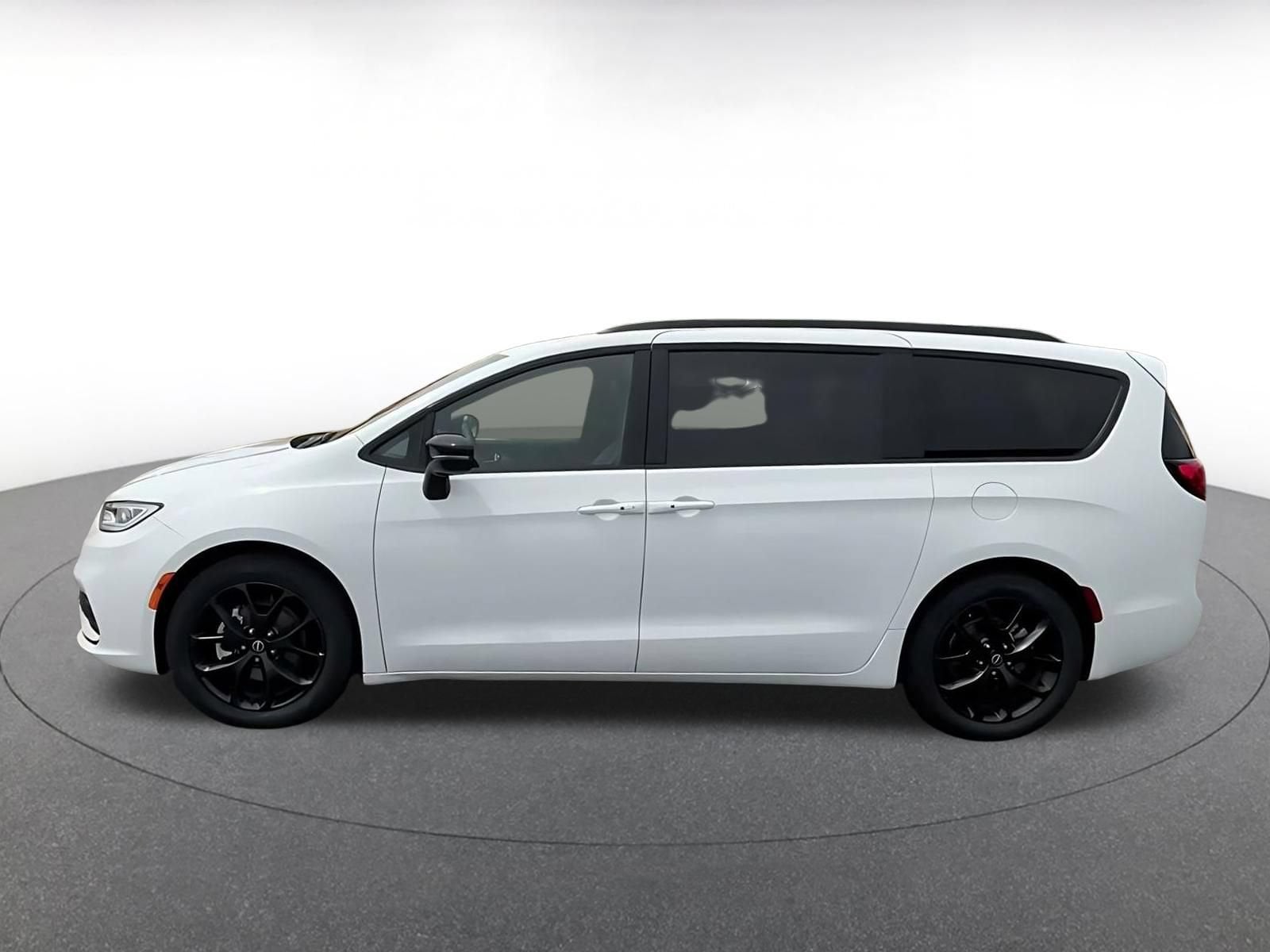 Thumbnail: 2025 Chrysler Pacifica - 7