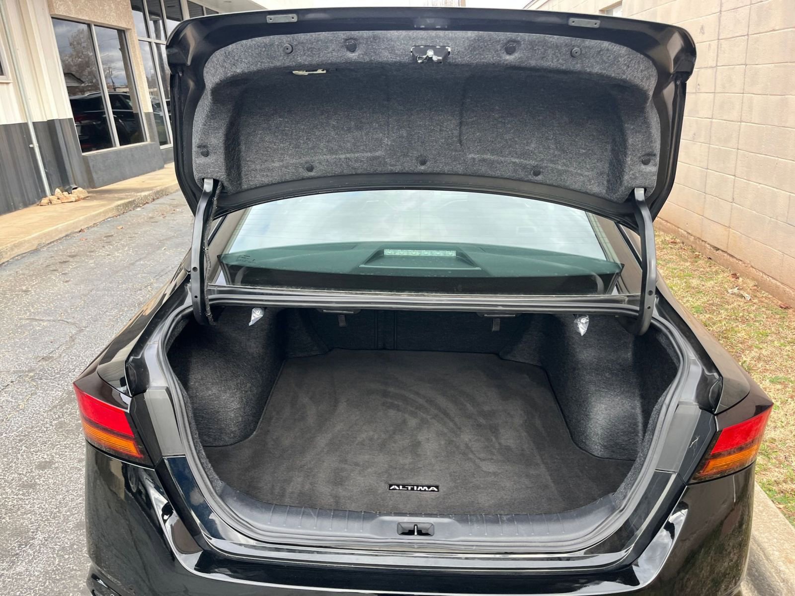 Thumbnail: 2025 Nissan Altima - 30