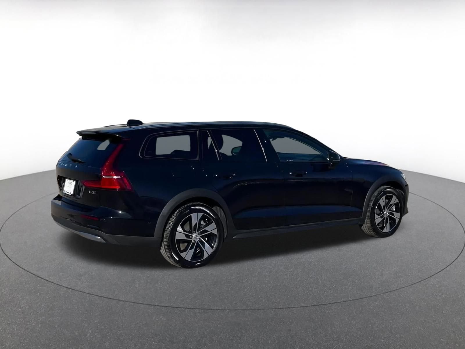 Thumbnail: 2025 Volvo S60 - 15