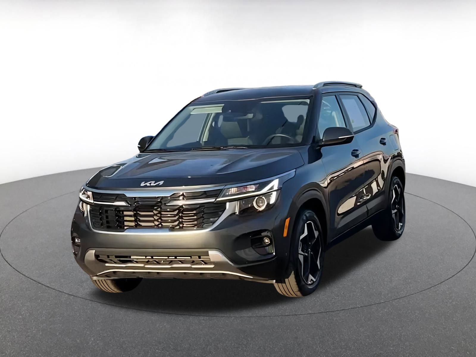 Thumbnail: 2025 Kia Seltos - 3