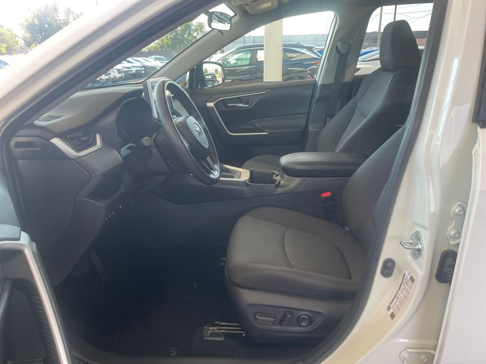 Thumbnail: 2025 Toyota RAV4 - 27