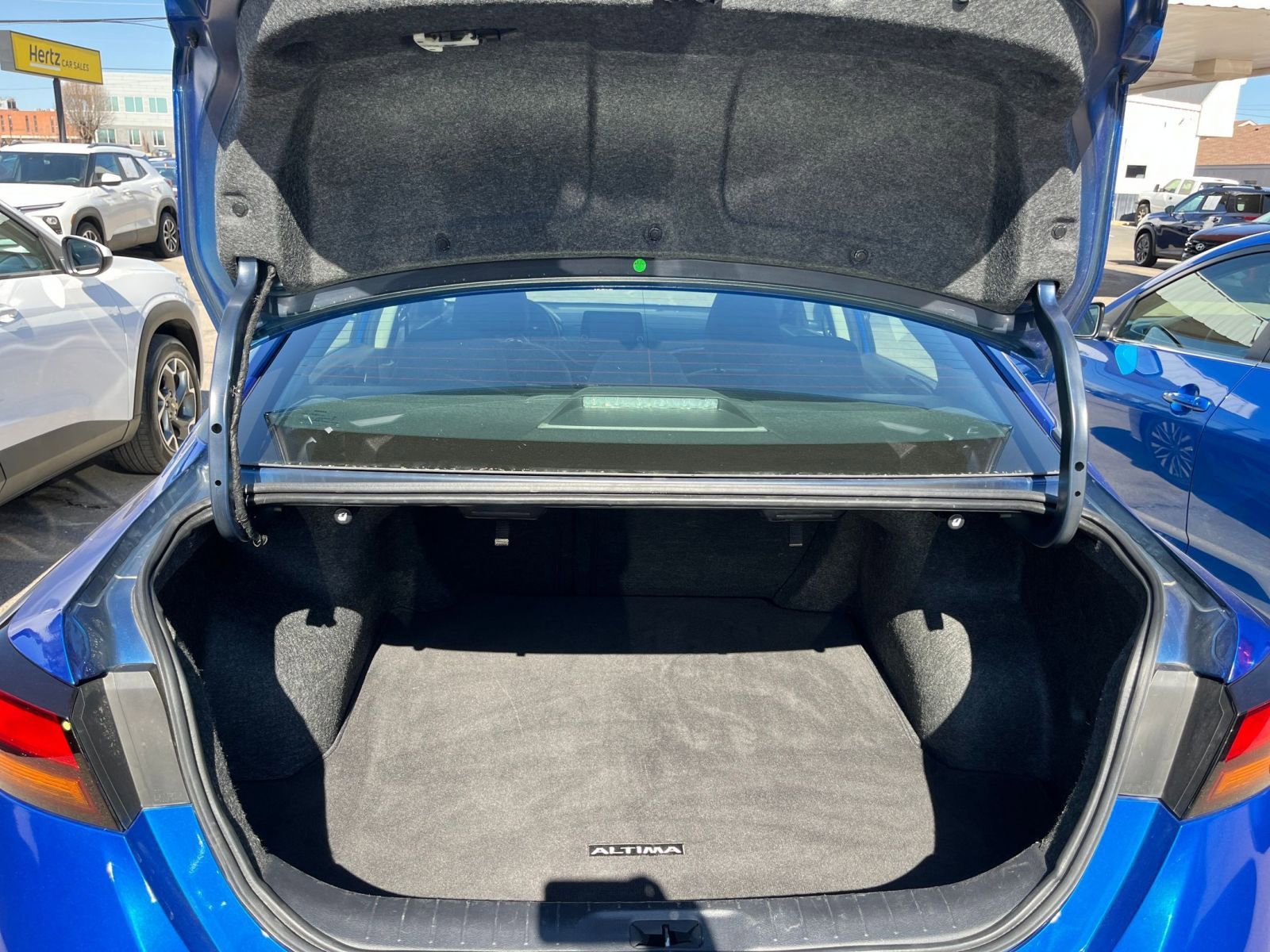 Thumbnail: 2025 Nissan Altima - 32