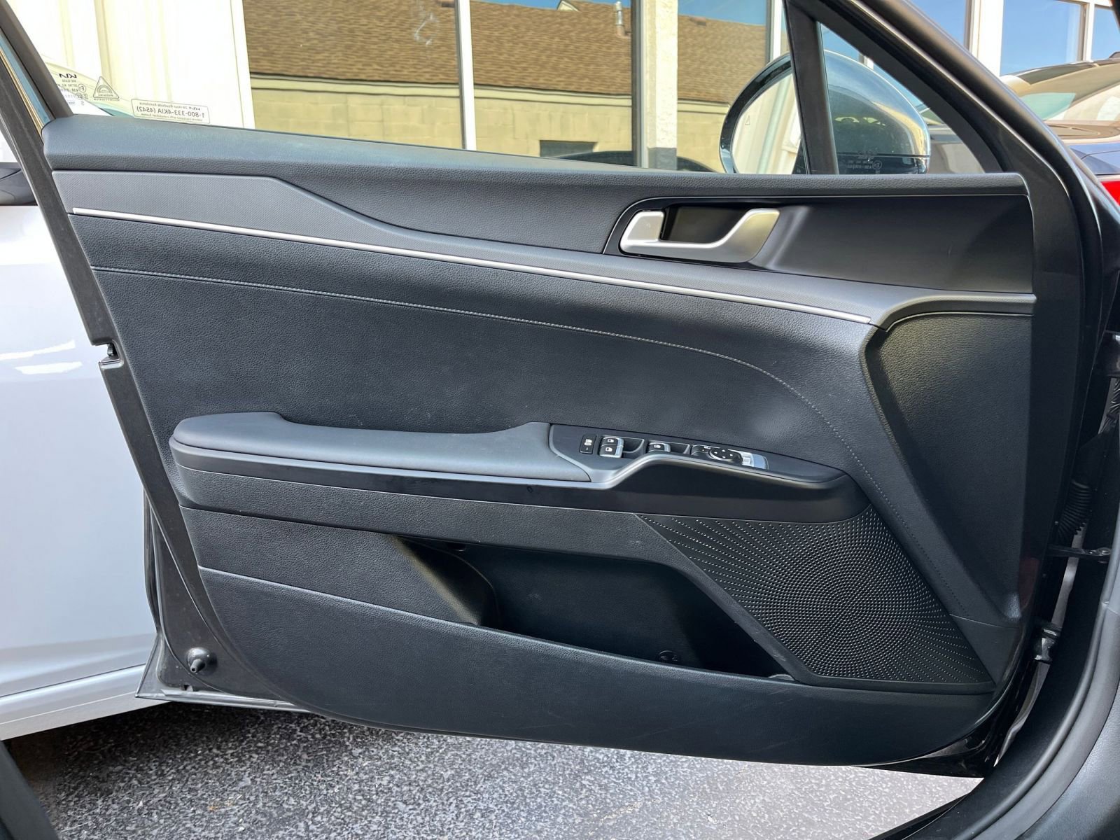 Thumbnail: 2025 Kia K5 - 18