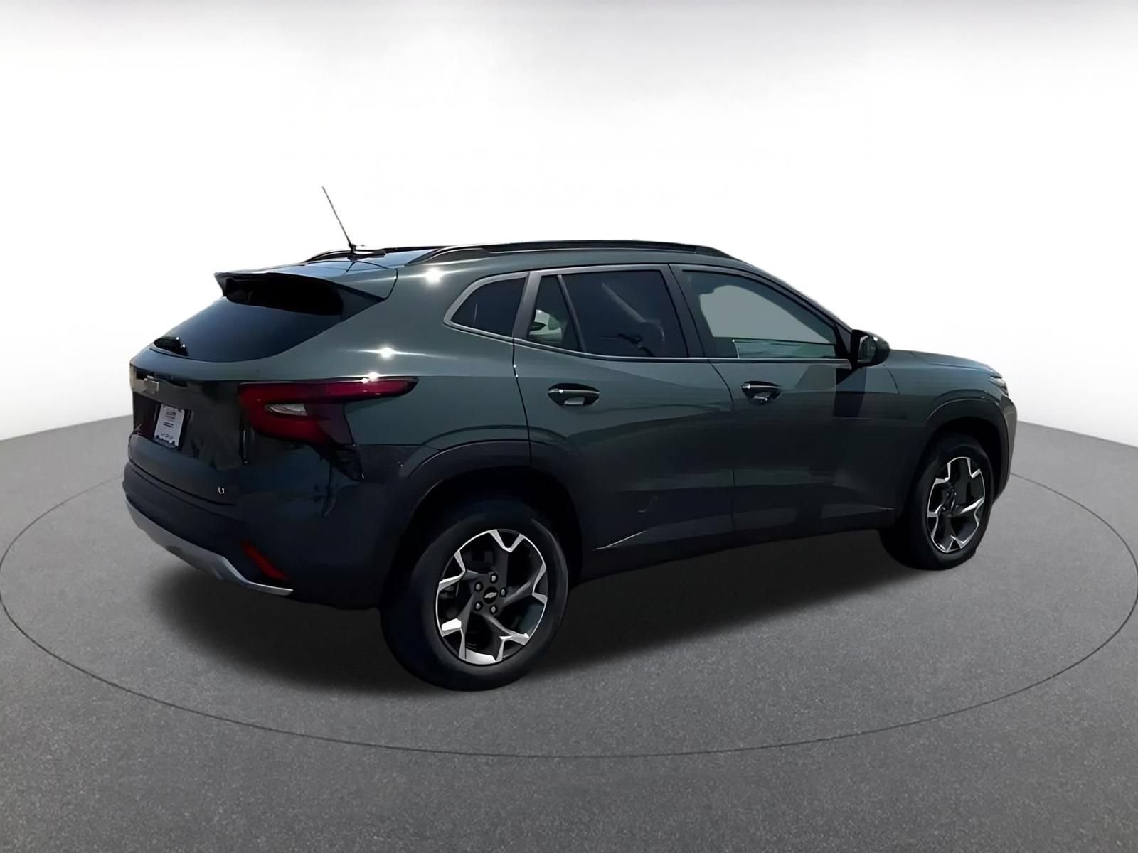Thumbnail: 2025 Chevrolet Trax - 12