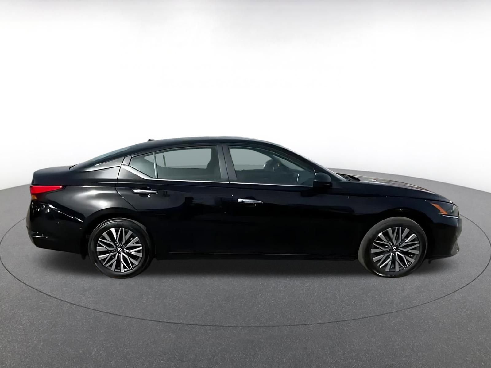 Thumbnail: 2025 Nissan Altima - 14