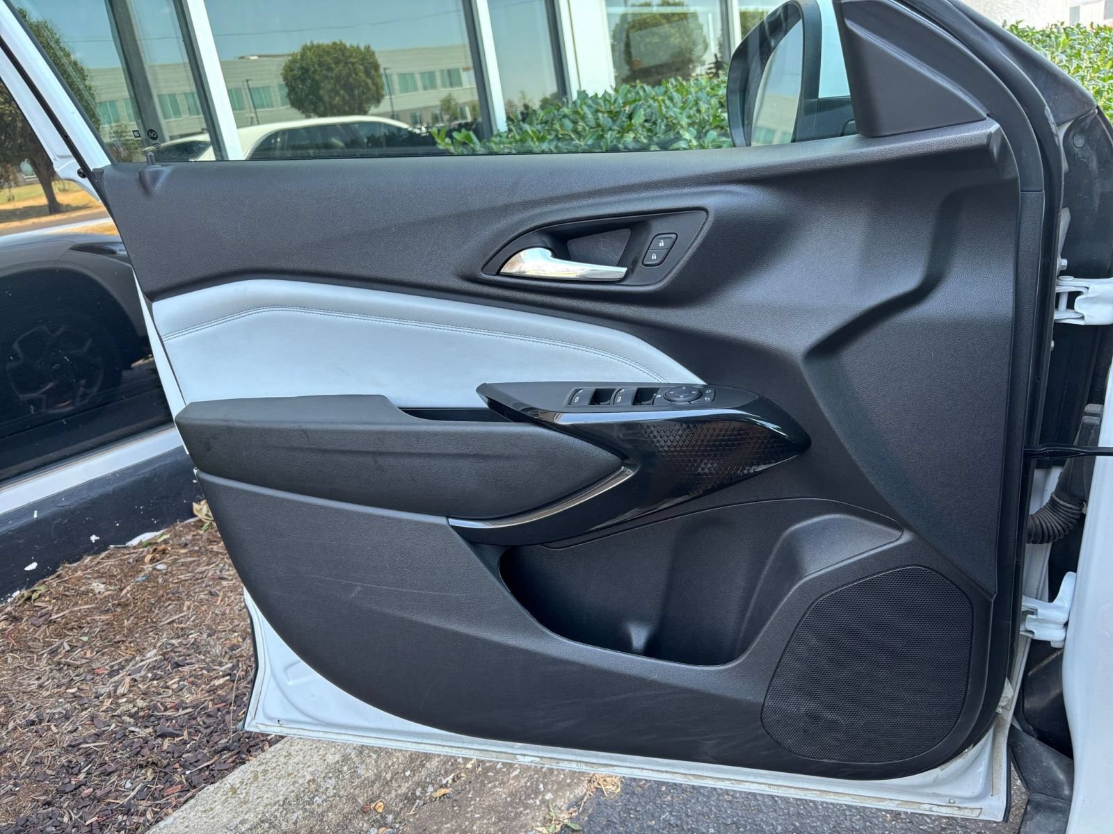 Thumbnail: 2025 Chevrolet Trax - 15