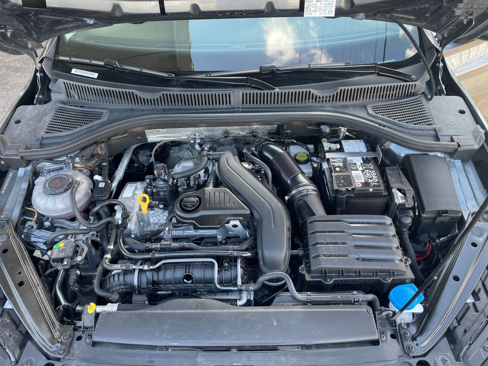 Thumbnail: 2025 Volkswagen Jetta - 31