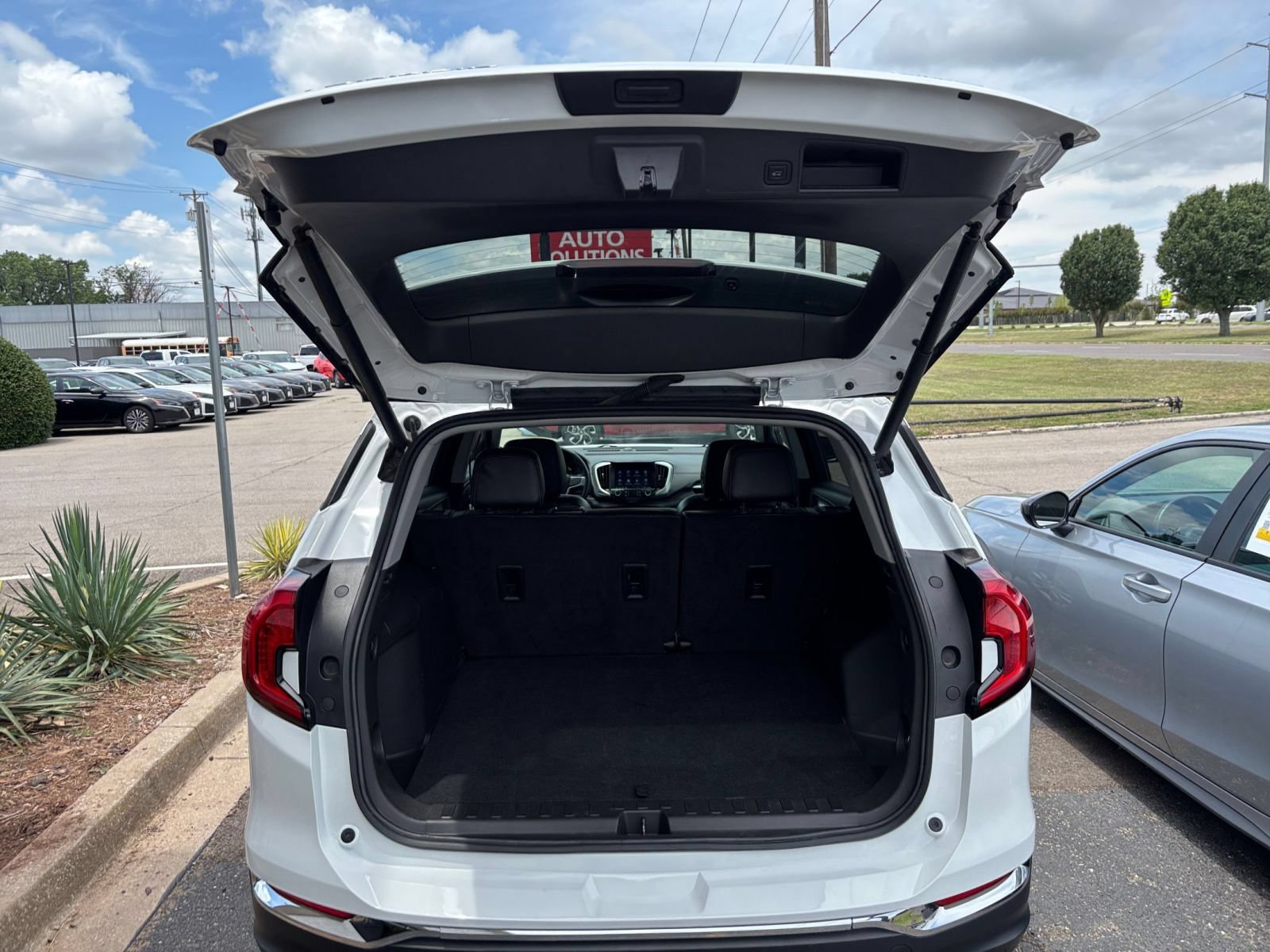 Thumbnail: 2024 GMC Terrain - 28