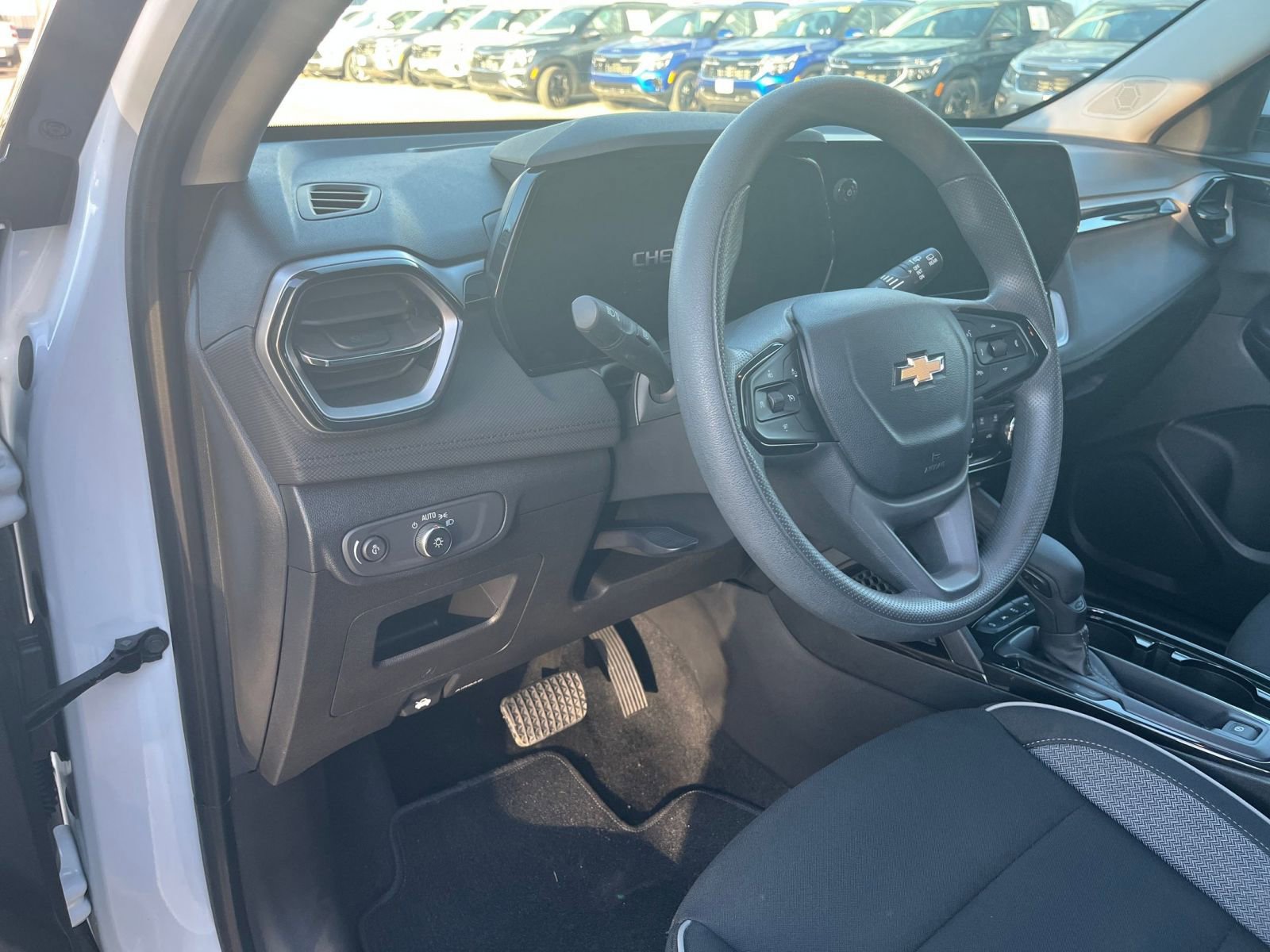 Thumbnail: 2025 Chevrolet TrailBlazer - 32