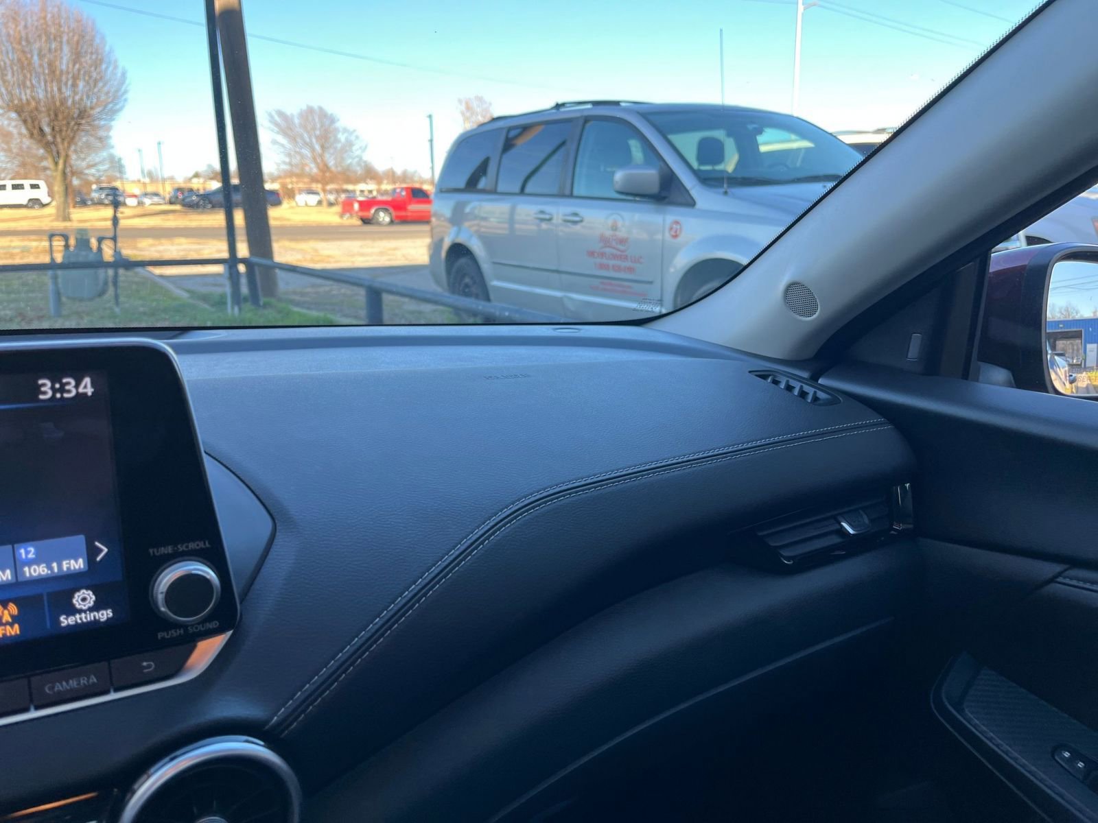 Thumbnail: 2025 Nissan Sentra - 33