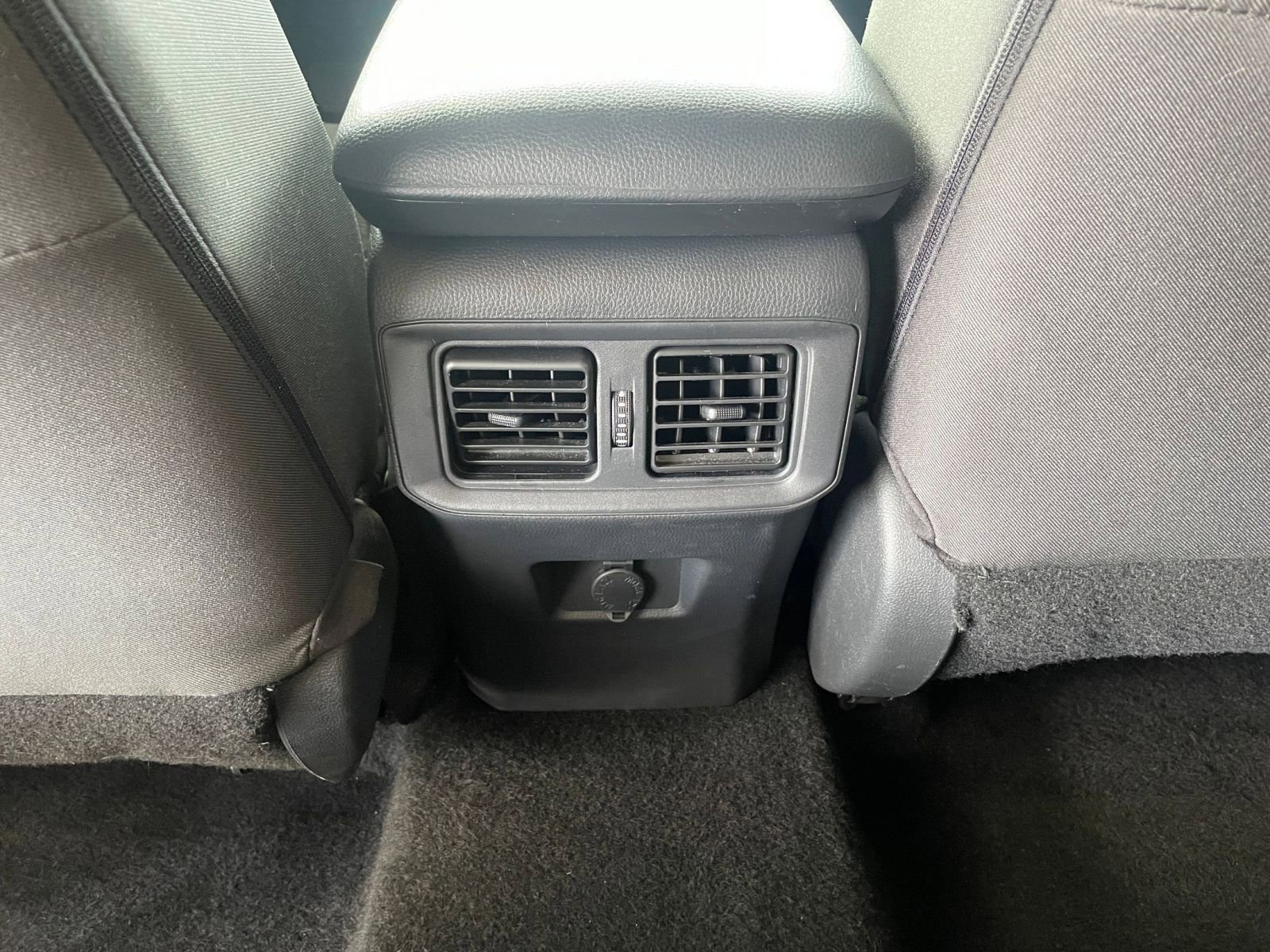 Thumbnail: 2025 Toyota RAV4 - 23