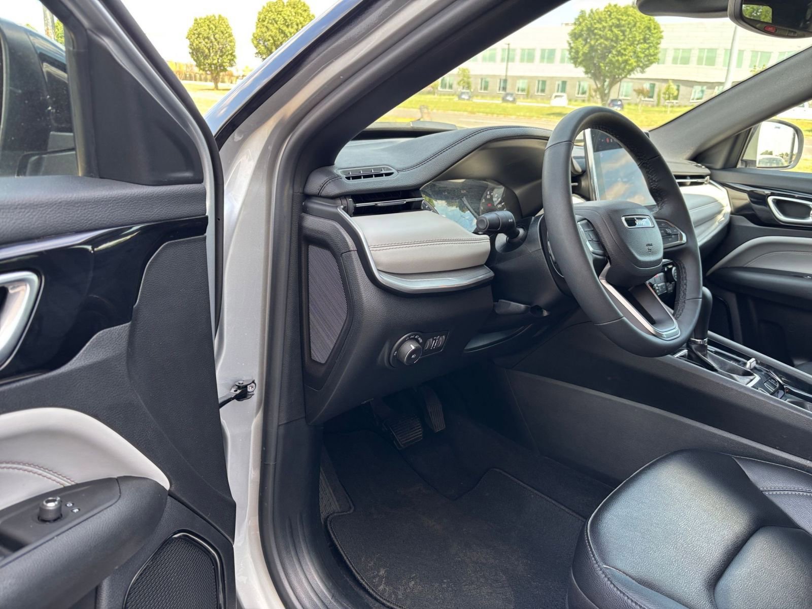 Thumbnail: 2025 Jeep Compass - 35