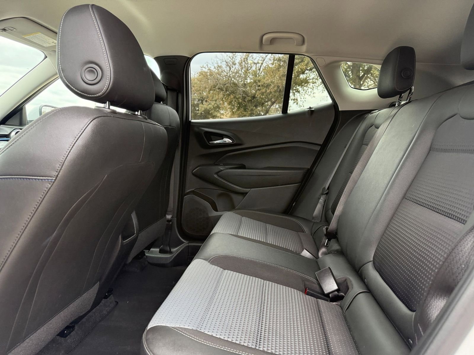 Thumbnail: 2025 Chevrolet Trax - 25