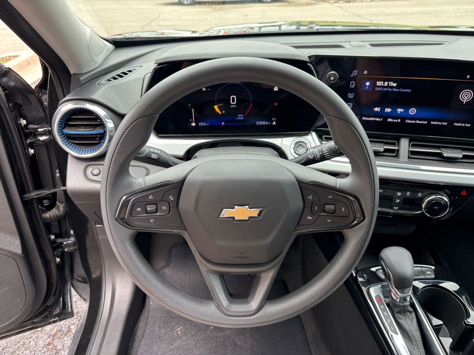 Thumbnail: 2025 Chevrolet Trax - 27