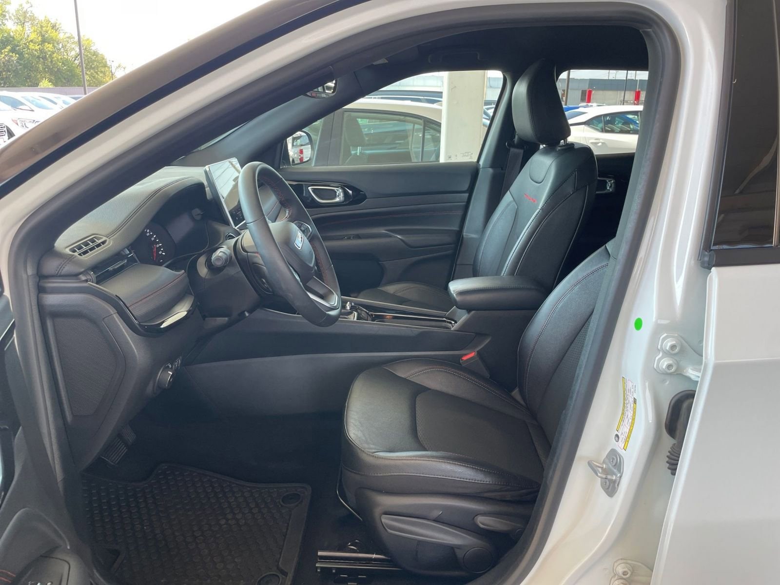 Thumbnail: 2025 Jeep Compass - 25