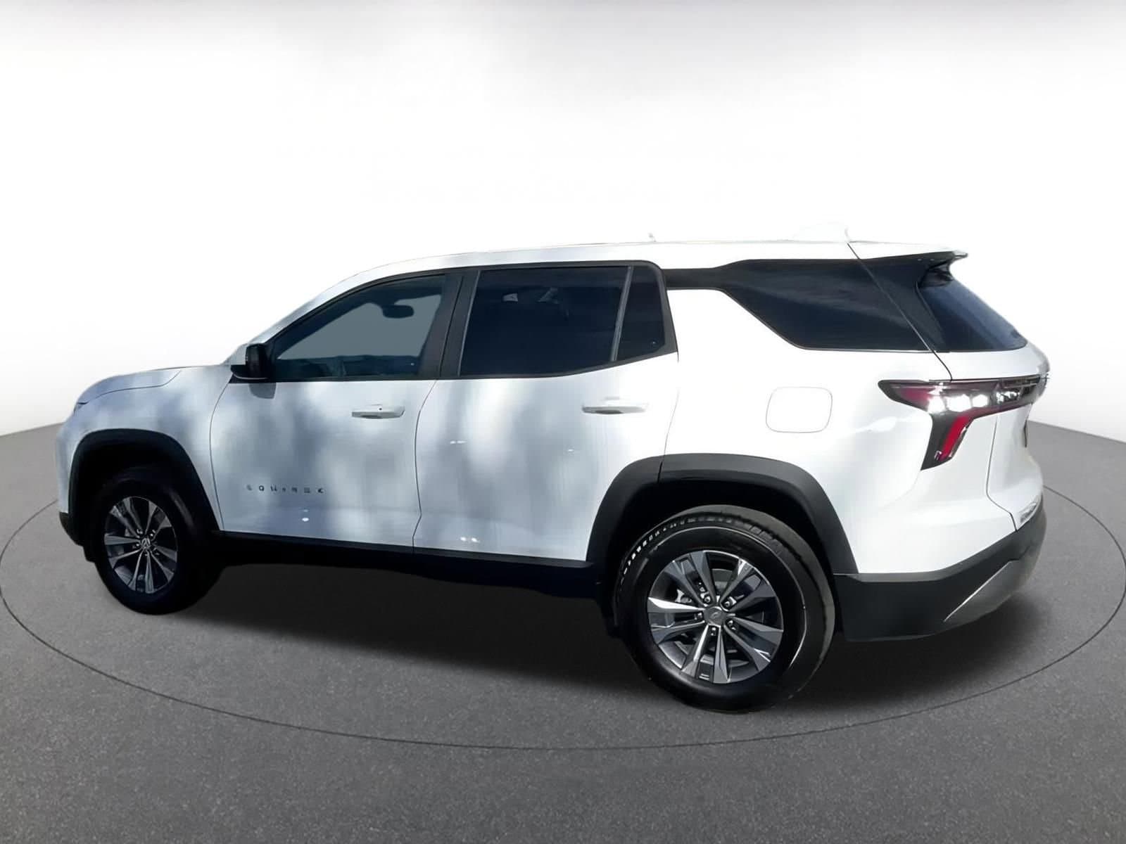 Thumbnail: 2025 Chevrolet Equinox - 9