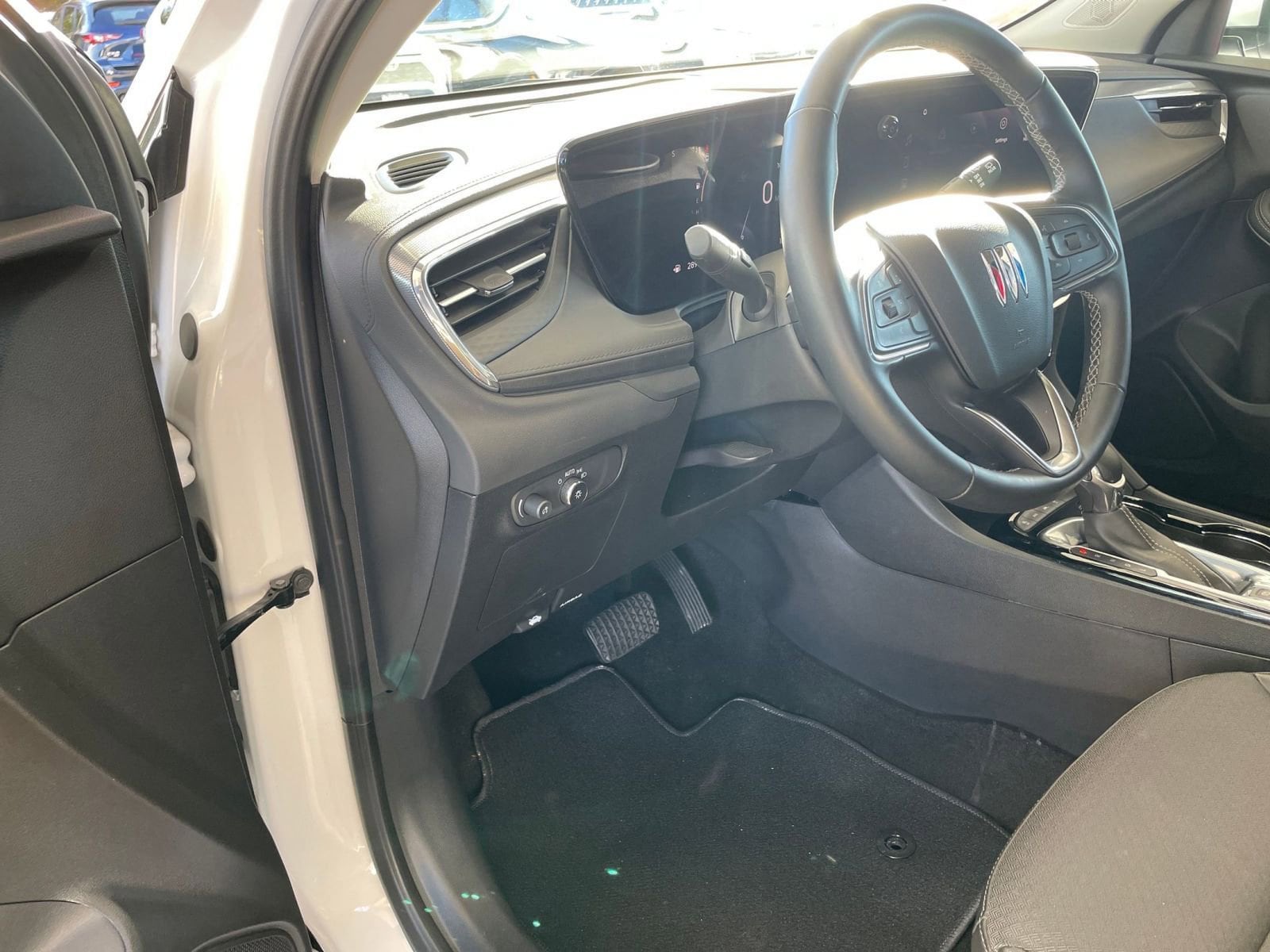 Thumbnail: 2025 Buick Encore GX - 32