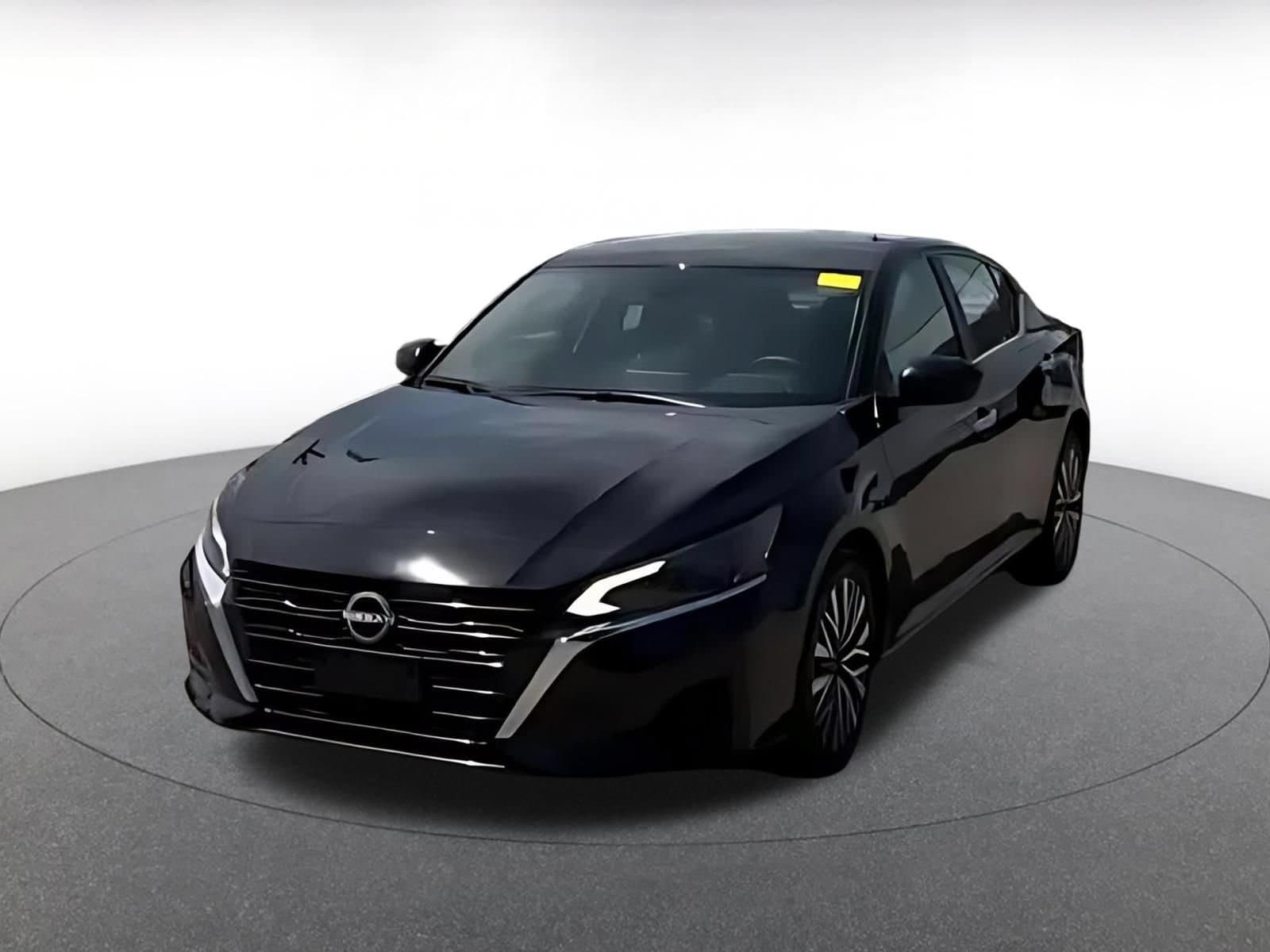Thumbnail: 2025 Nissan Altima - 9