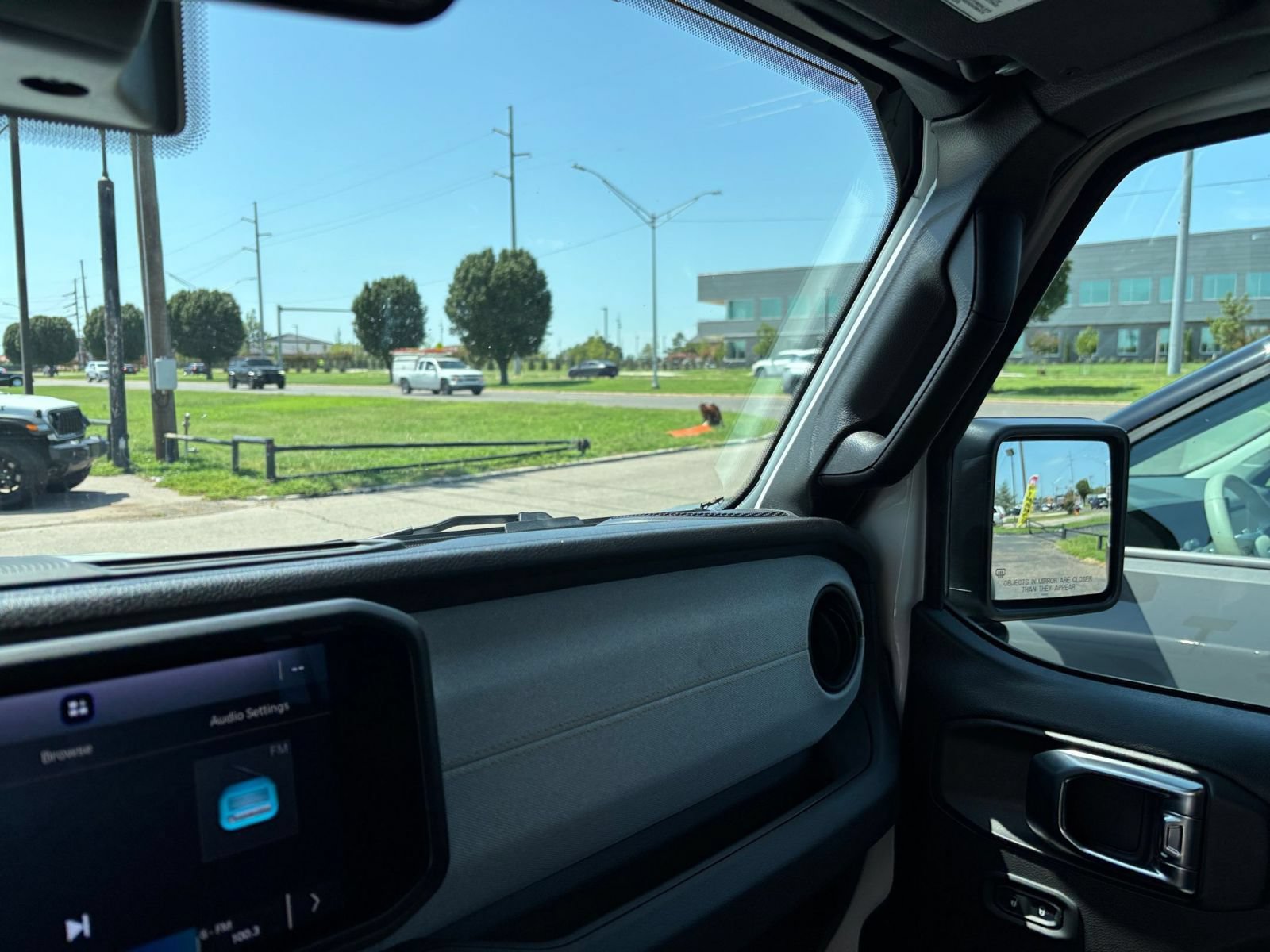 Thumbnail: 2025 Jeep Wrangler - 34