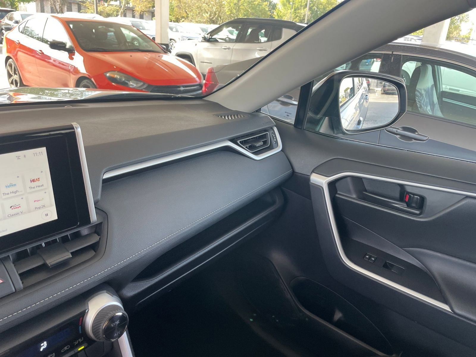 Thumbnail: 2025 Toyota RAV4 - 34