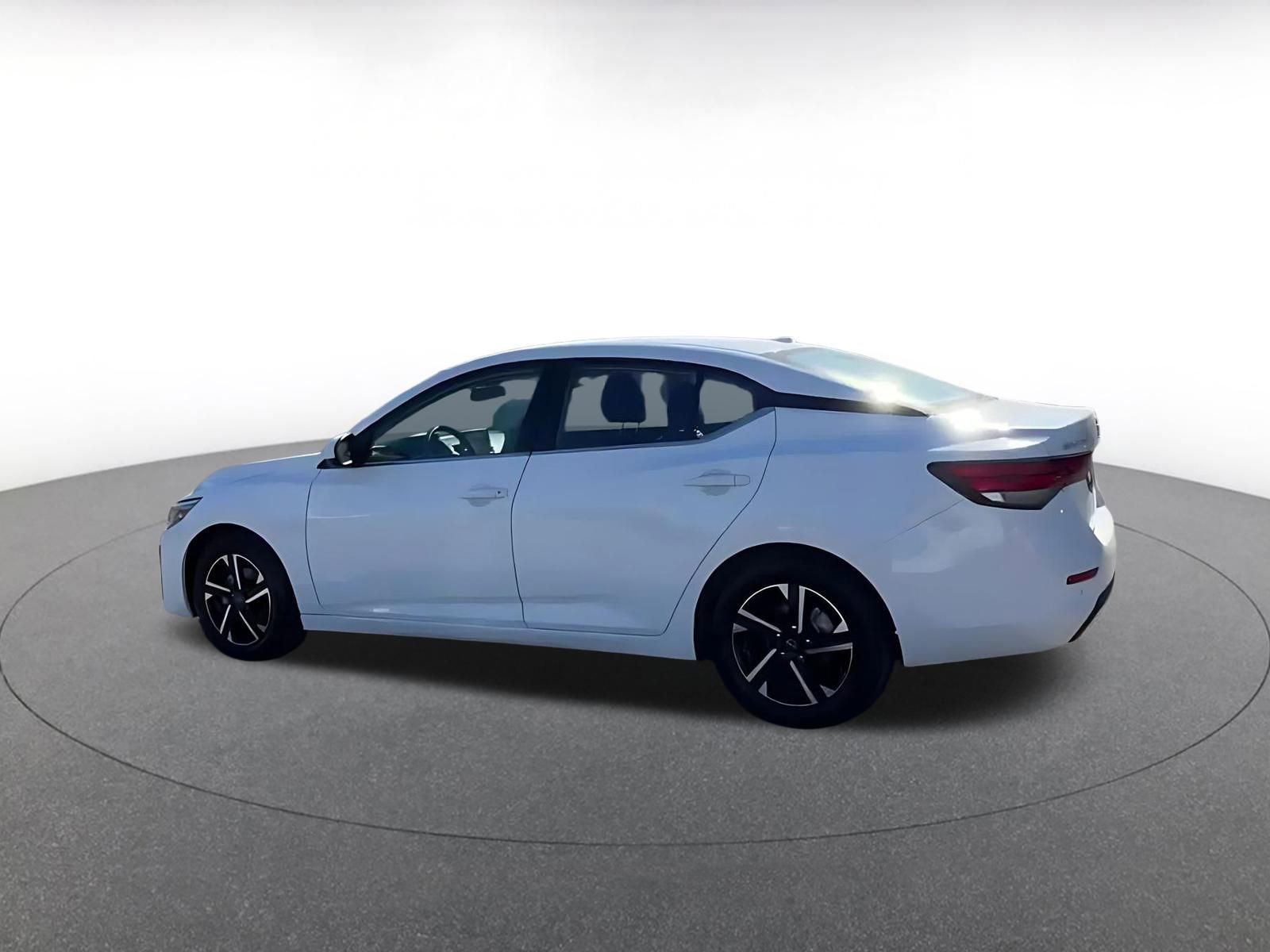 Thumbnail: 2025 Nissan Sentra - 10